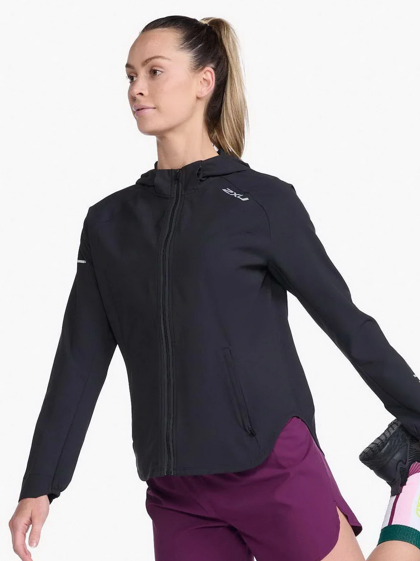 Куртки та дублянки 2XU Aero модель WR6859a-BLK/SRF Куртки та дублянки 2XU Aero модель WR6859a-BLK/SRF Фото