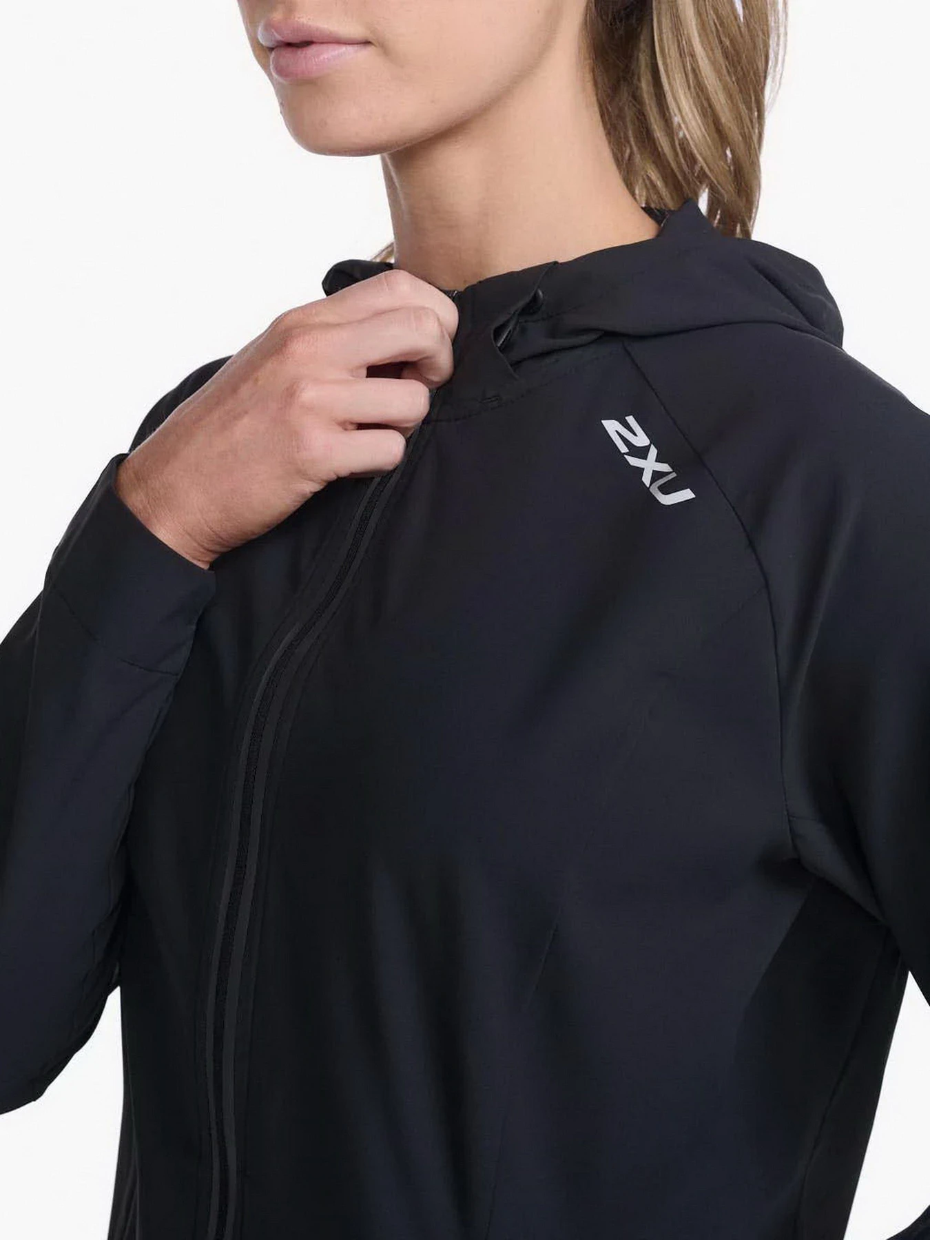 Куртки та дублянки 2XU Aero модель WR6859a-BLK/SRF Куртки та дублянки 2XU Aero модель WR6859a-BLK/SRF Фото