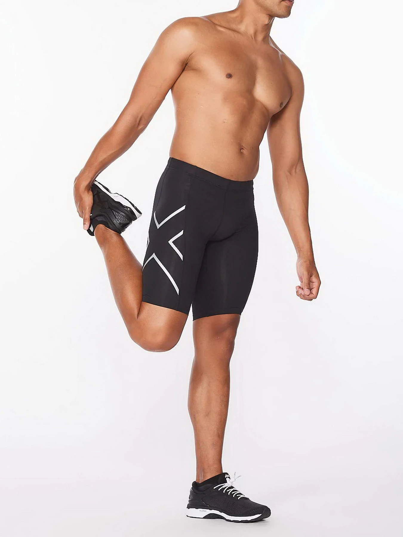 Шорти 2XU Core модель MA3851b-BLK/SIL Шорти 2XU Core модель MA3851b-BLK/SIL Фото