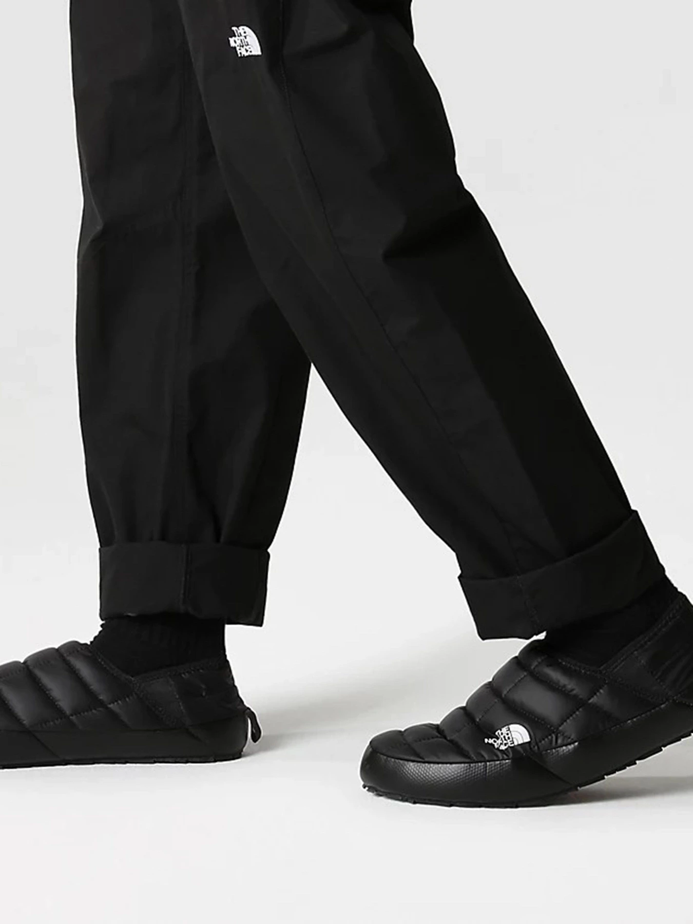 Сліпони та мокасини The North Face ThermoBall Traction Mule V модель NF0A3UZNKY41 Фото