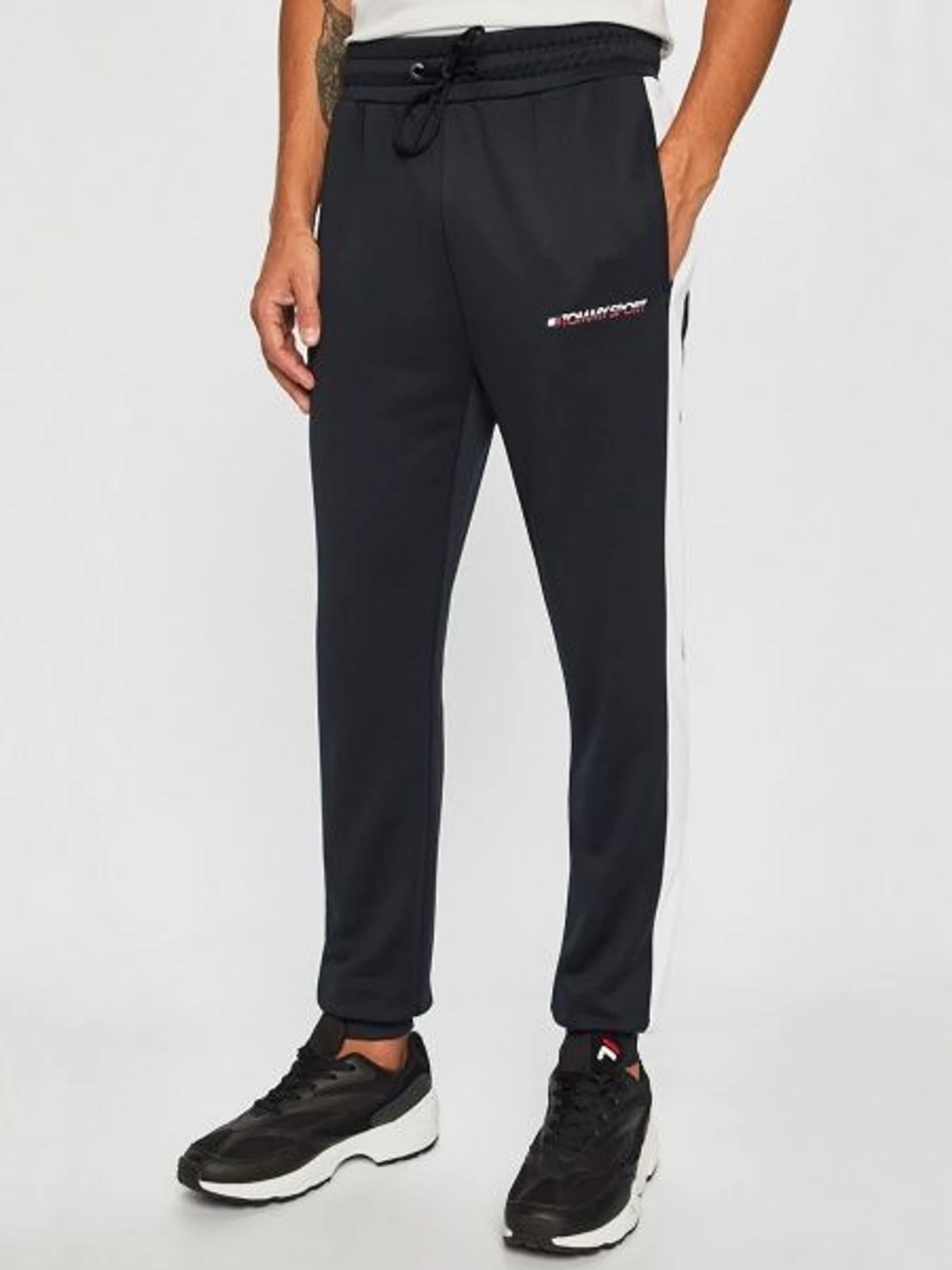 Брюки Tommy Hilfiger модель S20S200296-099 Фото