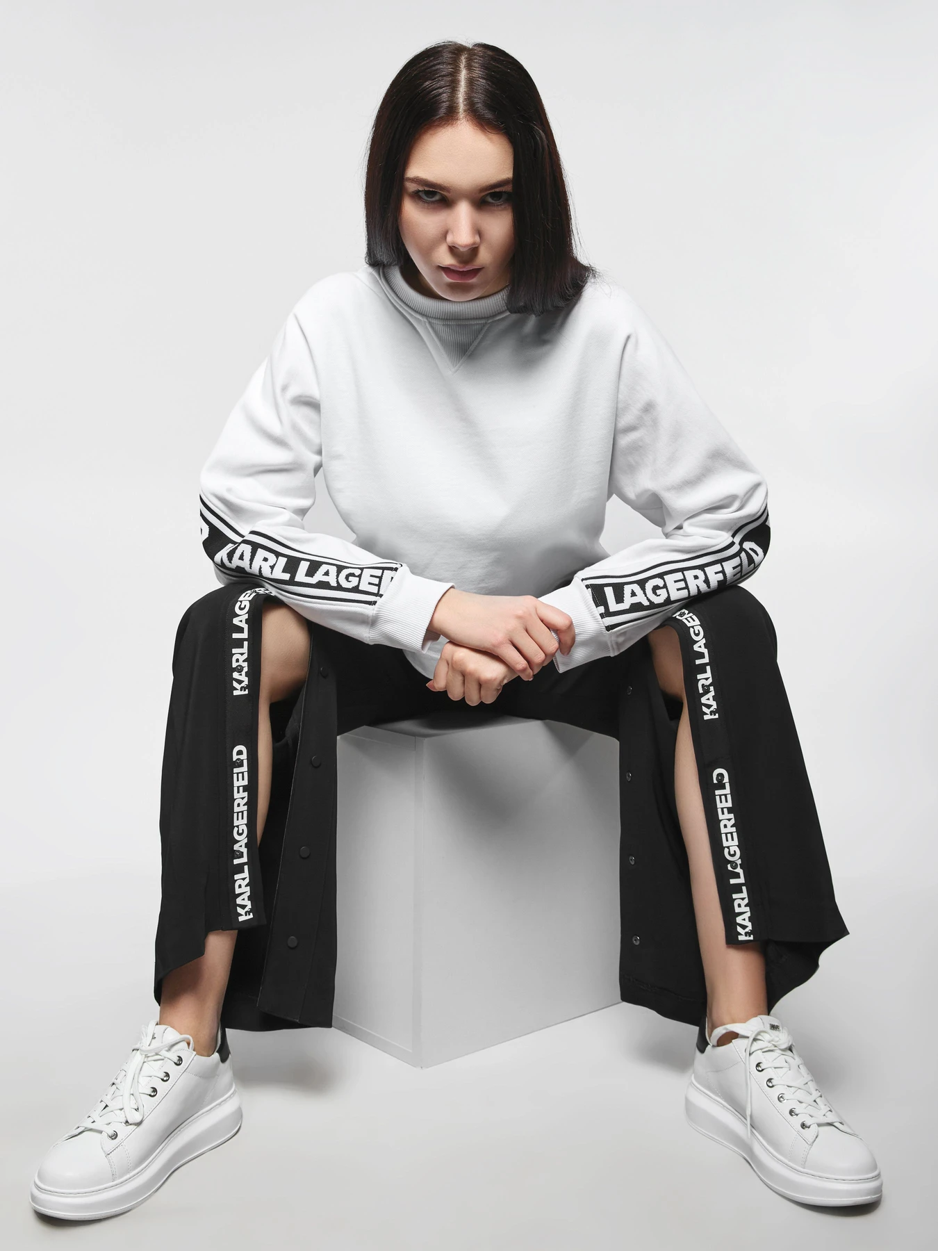 Брюки Karl Lagerfeld модель 96KW1000_999_0041 Фото