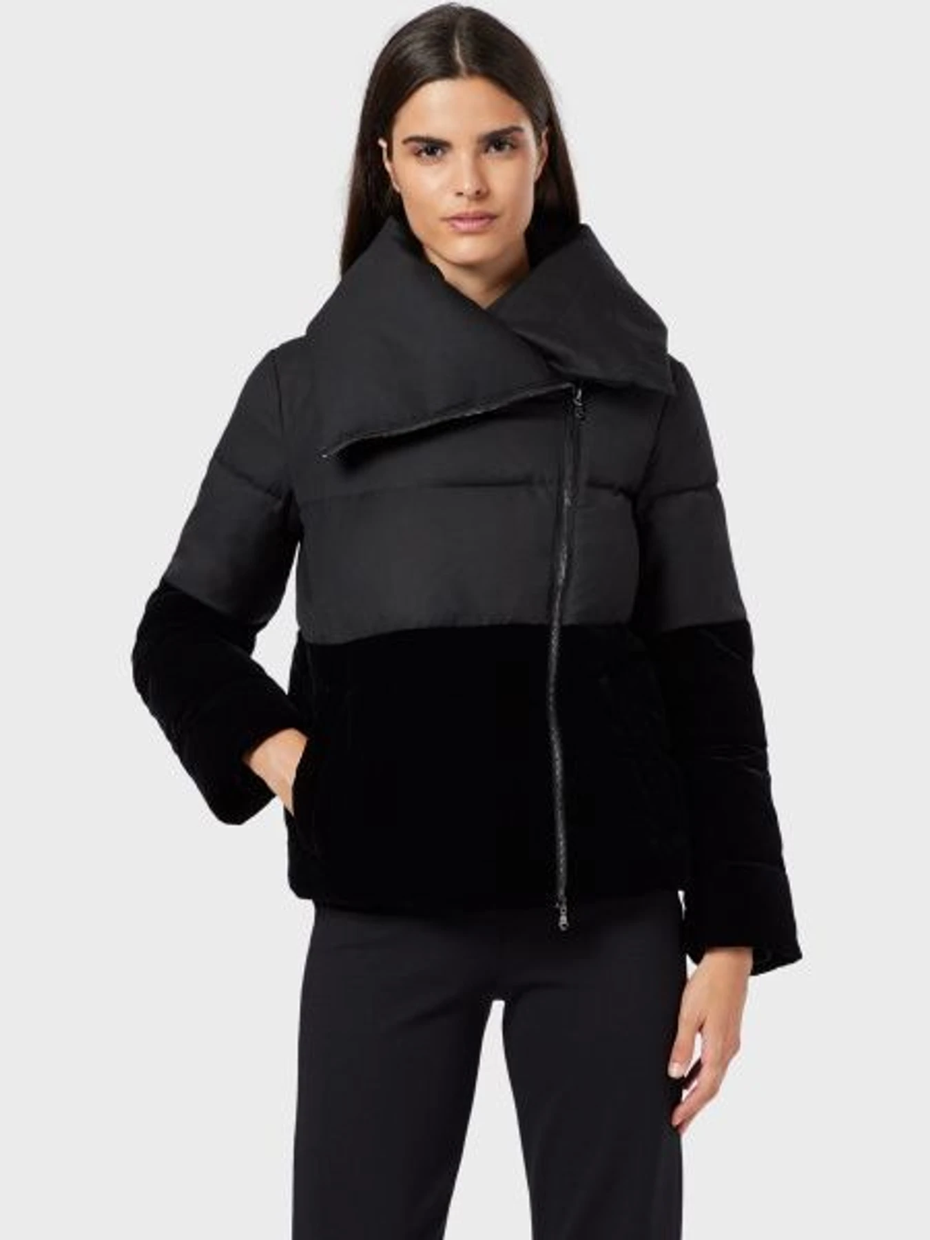 Куртки та дублянки Emporio Armani модель 5P710 Фото
