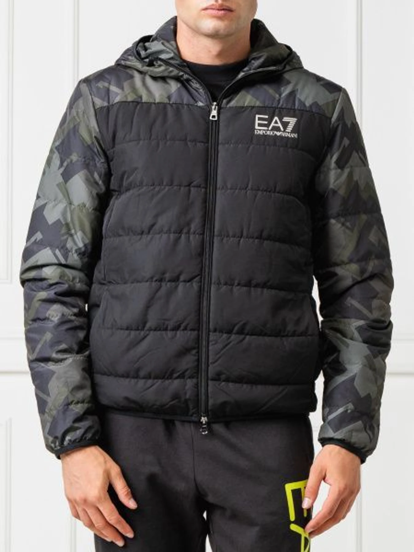 Куртки и дубленки EA7 модель 6GPB02-PN28Z-1200 Фото