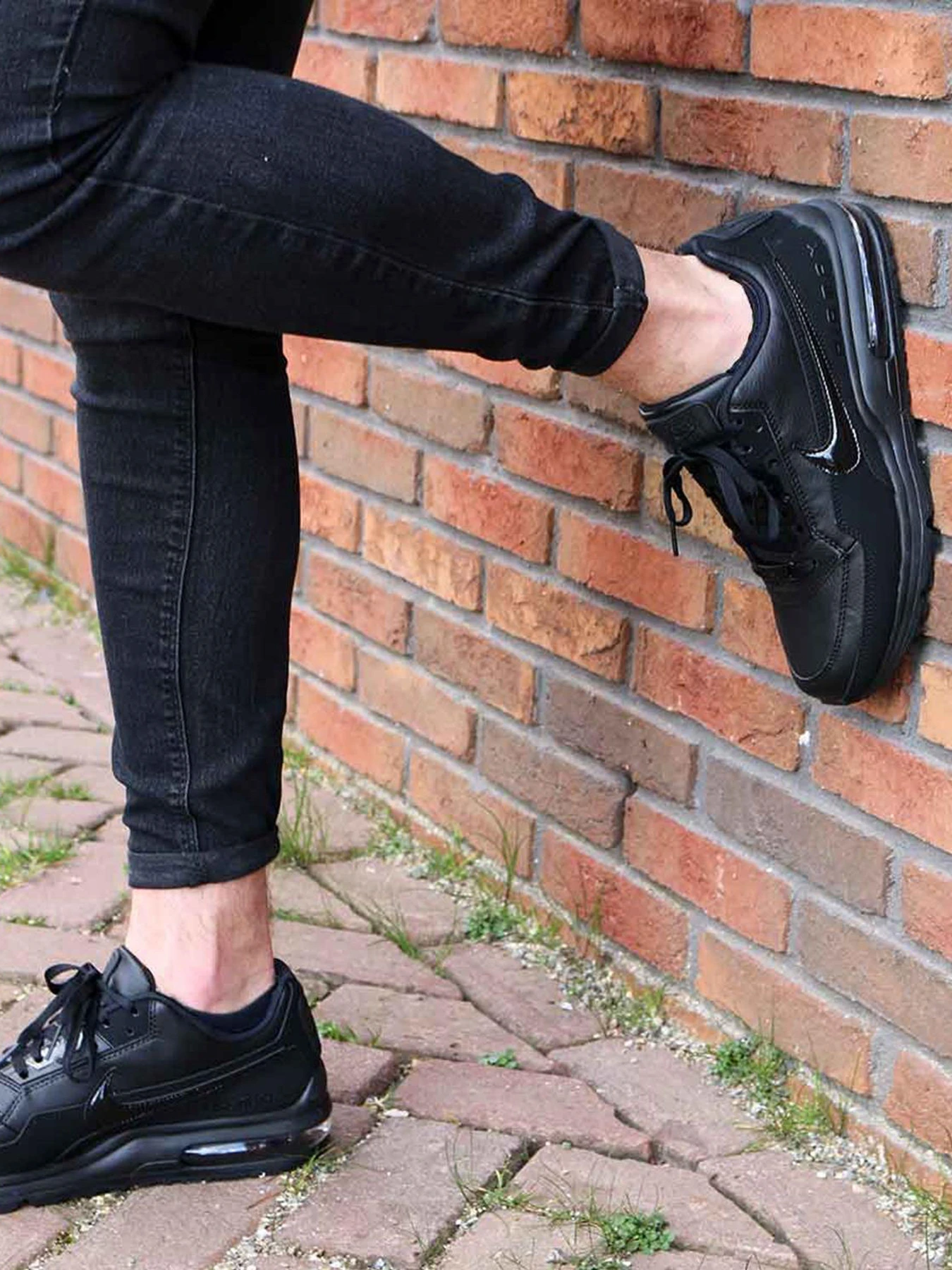 Кросівки NIKE AIR MAX LTD 3 модель 687977-020 Фото