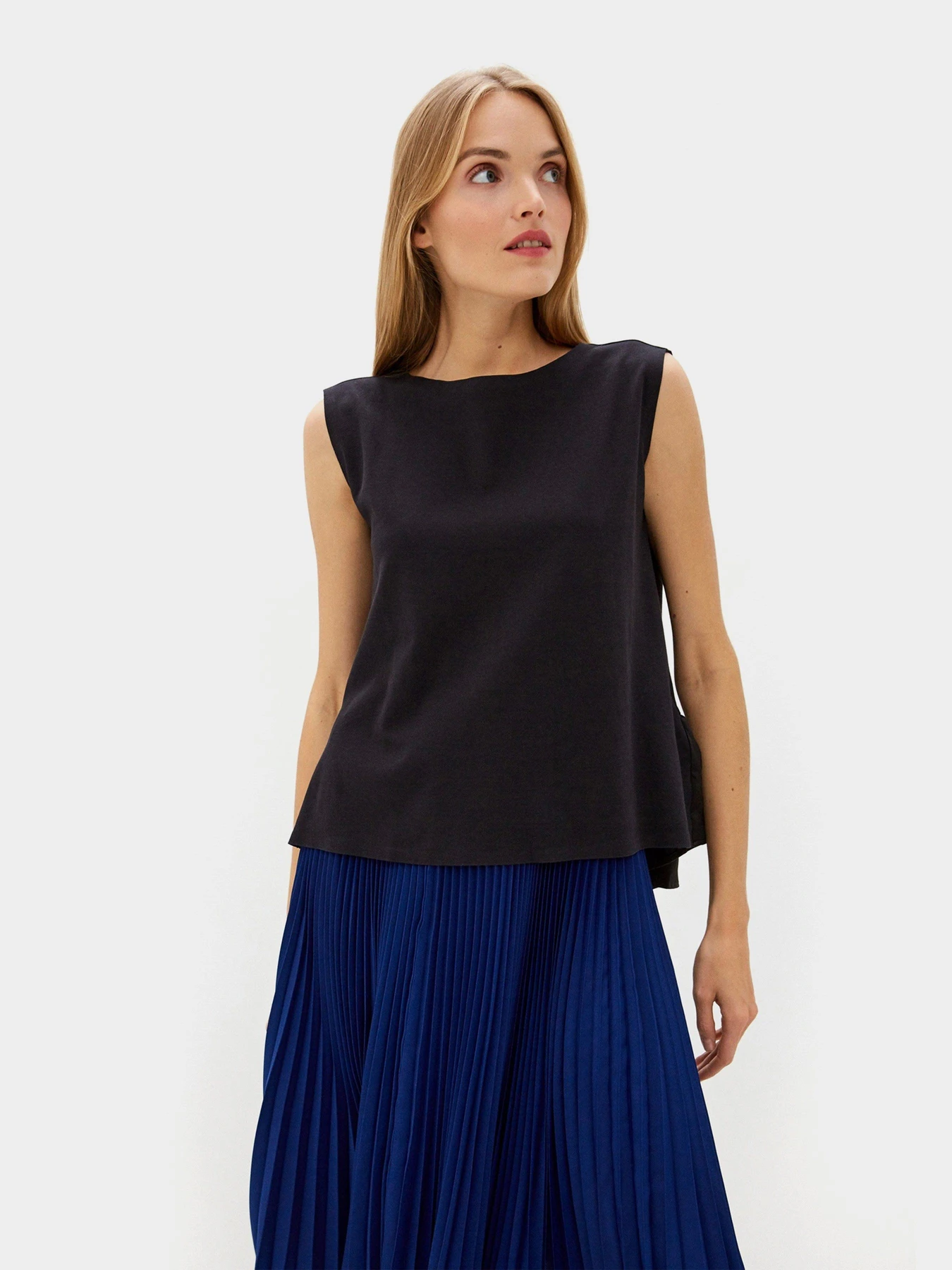 Блузи Emporio Armani модель 3H2K7B-2J56Z-0999 Блузи Emporio Armani модель 3H2K7B-2J56Z-0999 Фото