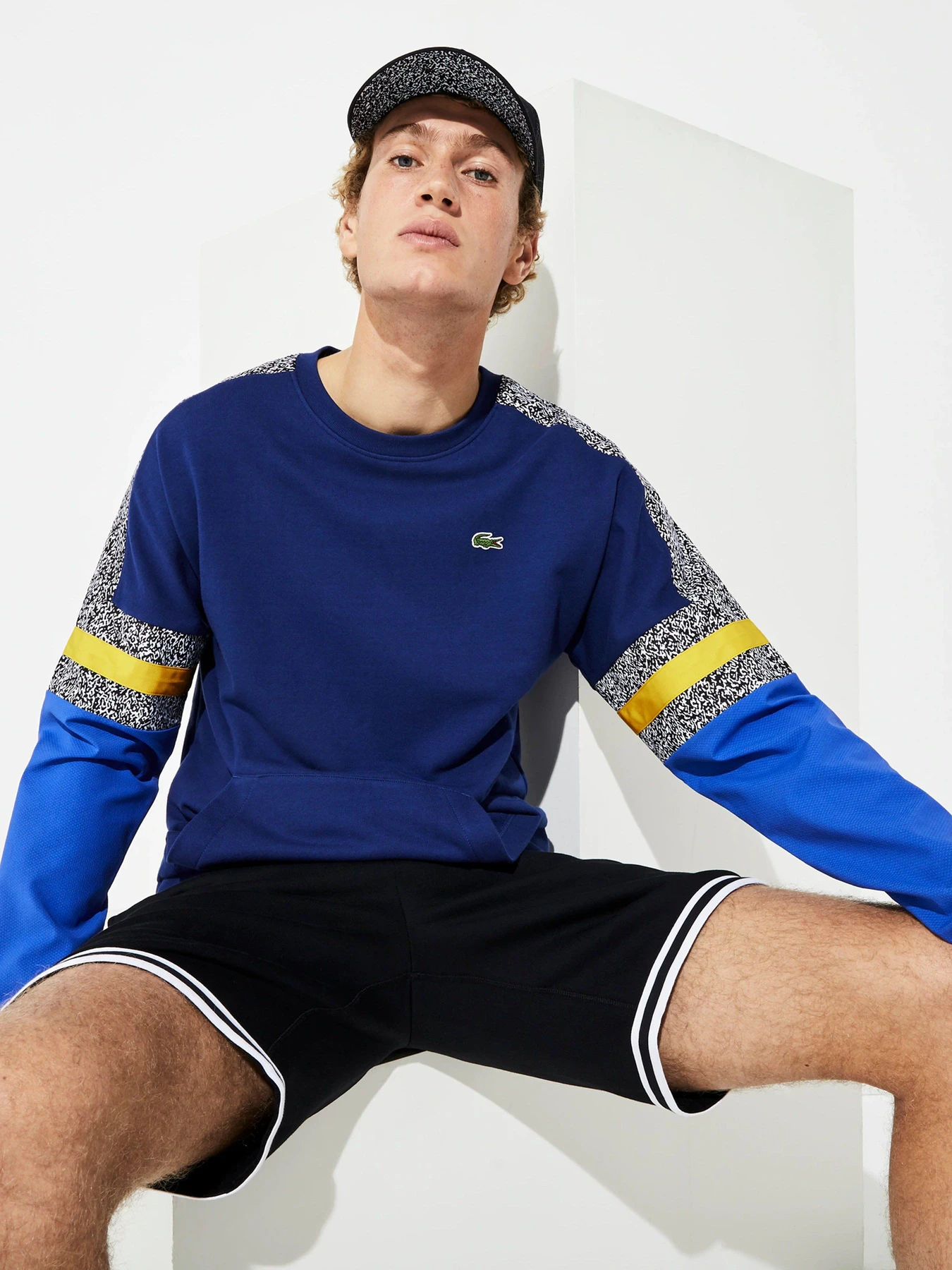 Худи и свитшоты Lacoste модель SH4904Y7J Фото