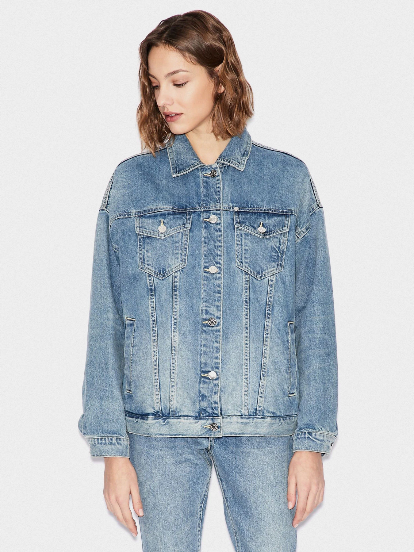 Куртки и дубленки Armani Exchange модель 8NYB30-Y2AAZ-1500 Фото