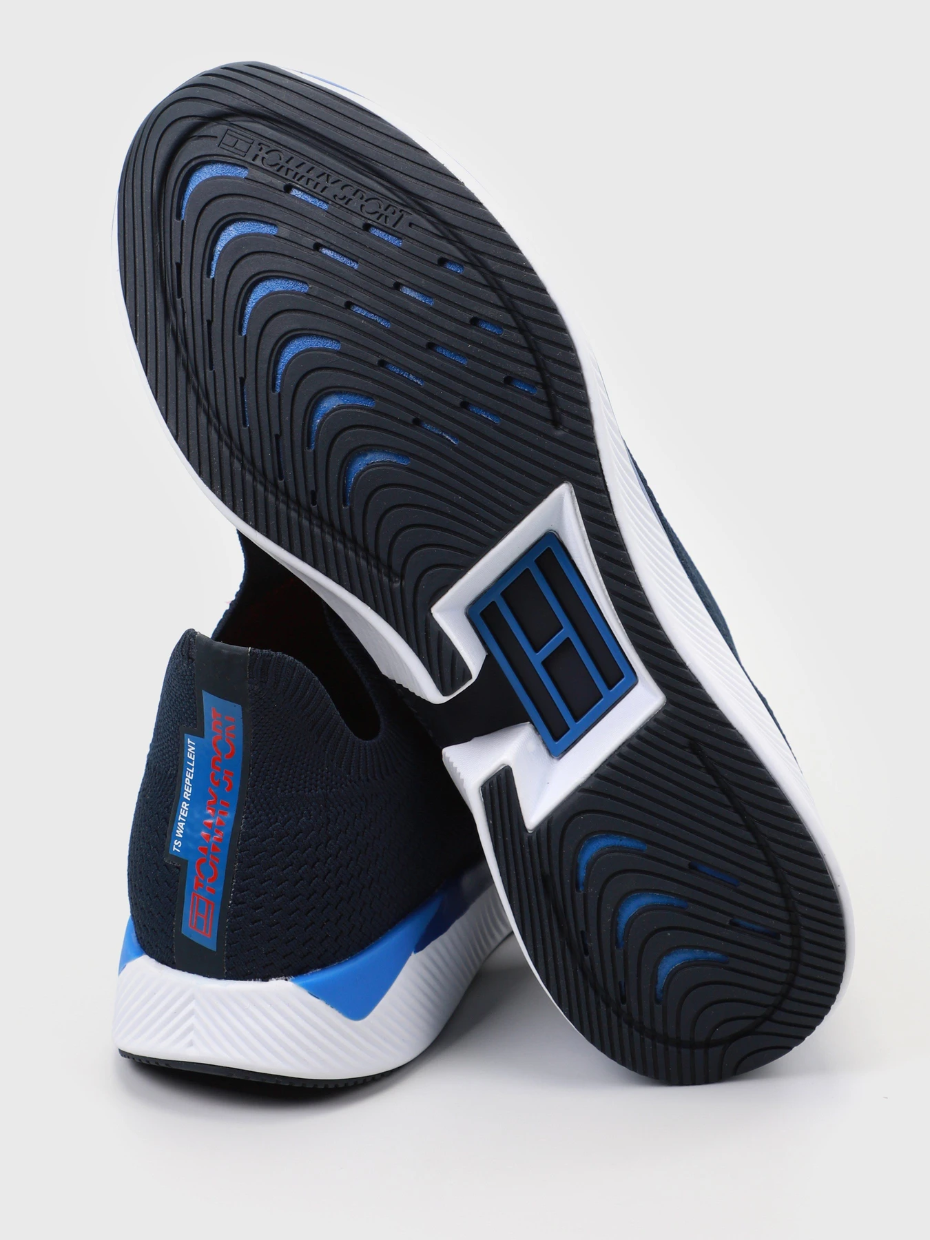 Кросівки Tommy Hilfiger модель FD0FD00001-DW5 Кросівки Tommy Hilfiger модель FD0FD00001-DW5 Фото