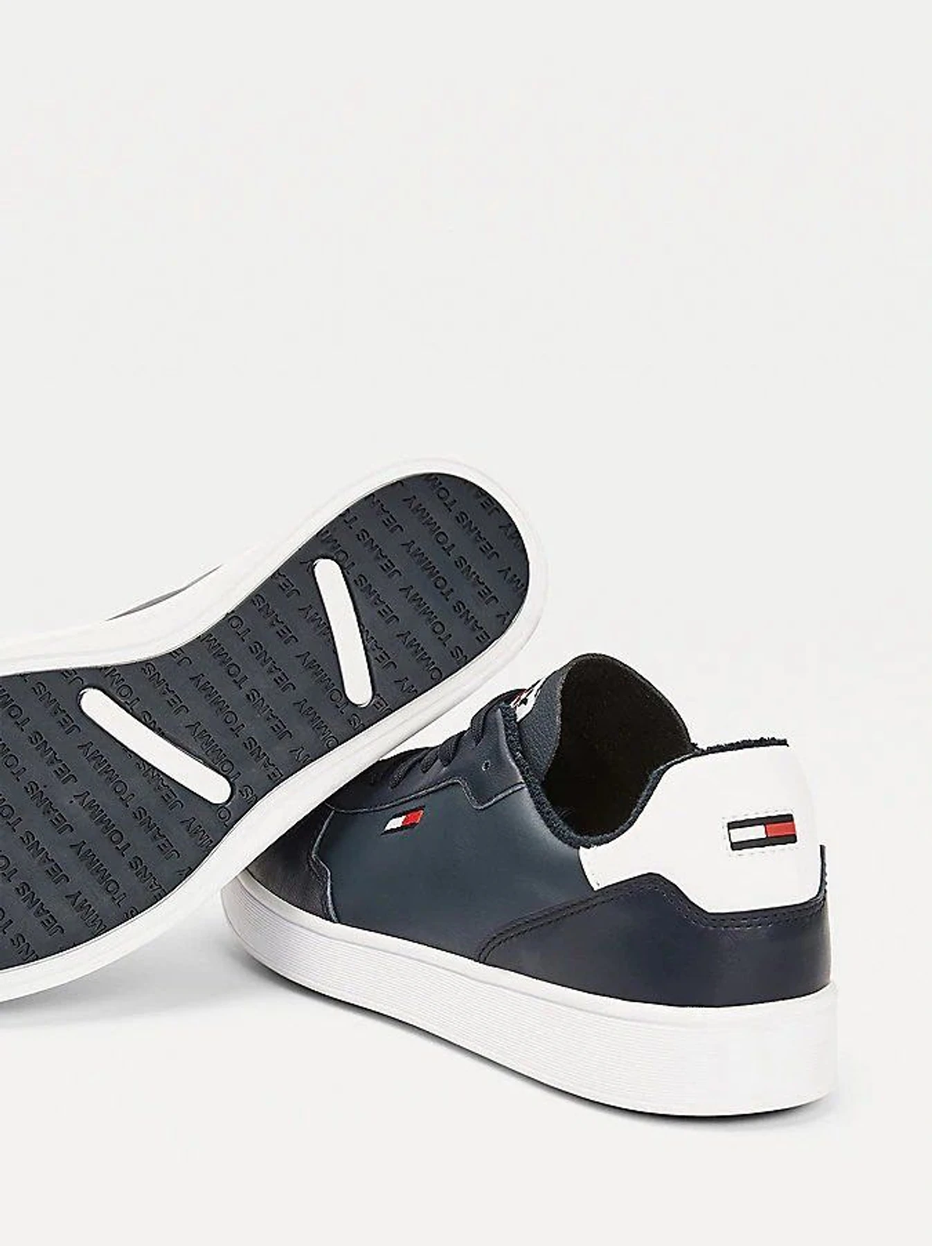 Кеды Tommy Hilfiger Essential модель EM0EM00573-C87 Кеды Tommy Hilfiger Essential модель EM0EM00573-C87 Фото
