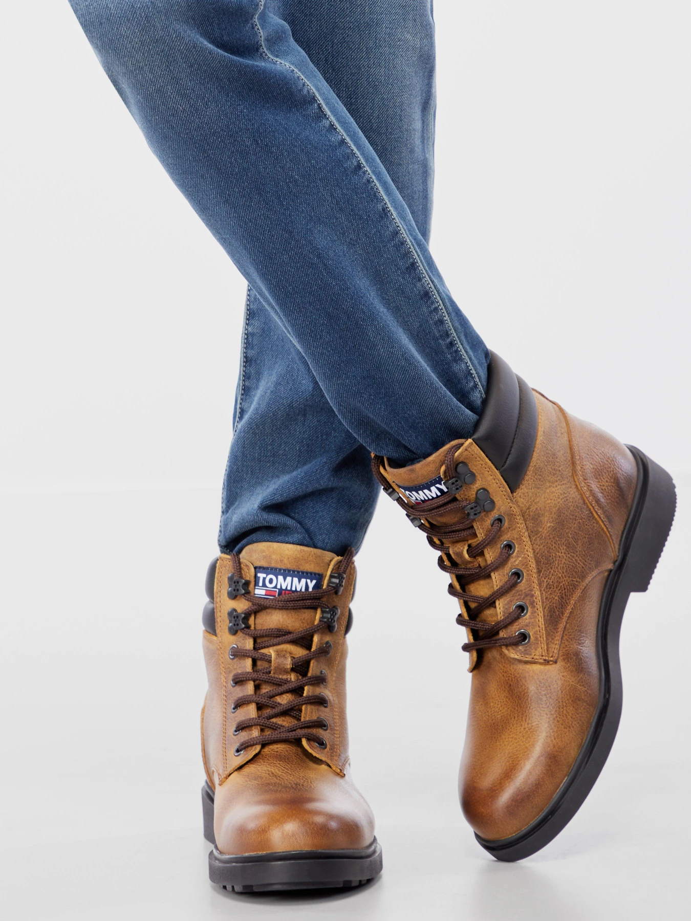 Ботинки и сапоги Tommy Hilfiger модель EM0EM00540-KBT Ботинки и сапоги Tommy Hilfiger модель EM0EM00540-KBT Фото