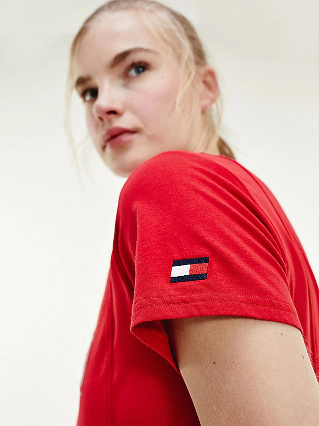 Футболки и поло Tommy Hilfiger модель S10S100658-XLG Футболки и поло Tommy Hilfiger модель S10S100658-XLG Фото