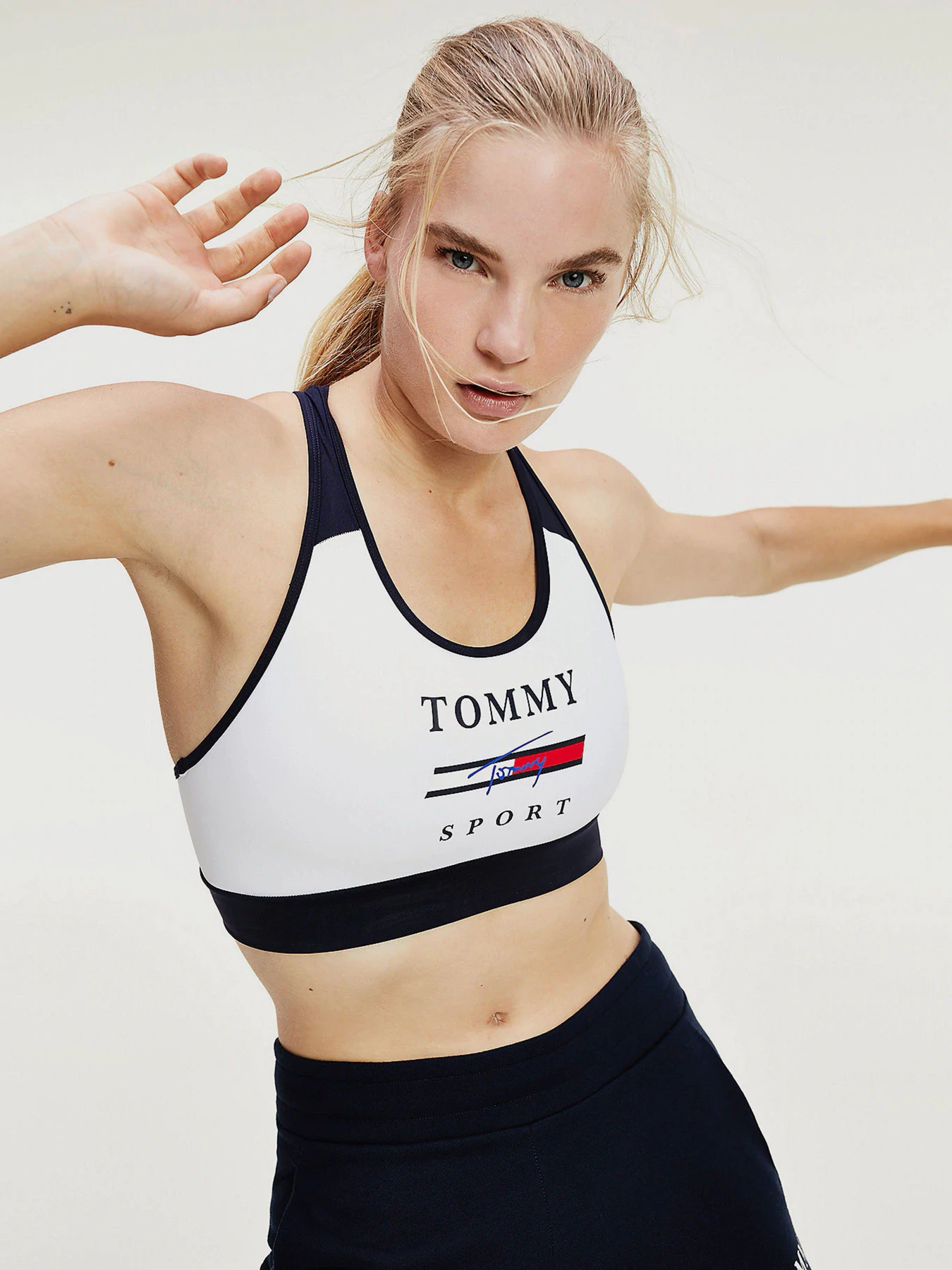 Футболки и поло Tommy Hilfiger модель S10S100696-YBR Футболки и поло Tommy Hilfiger модель S10S100696-YBR Фото