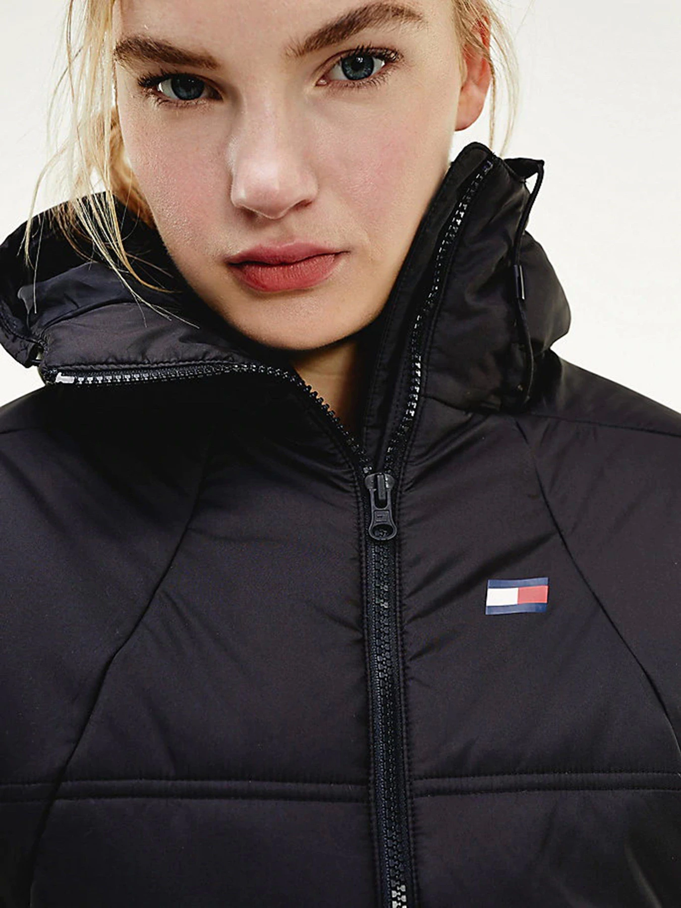 Куртки и дубленки Tommy Hilfiger модель S10S100753-BEH Куртки и дубленки Tommy Hilfiger модель S10S100753-BEH Фото