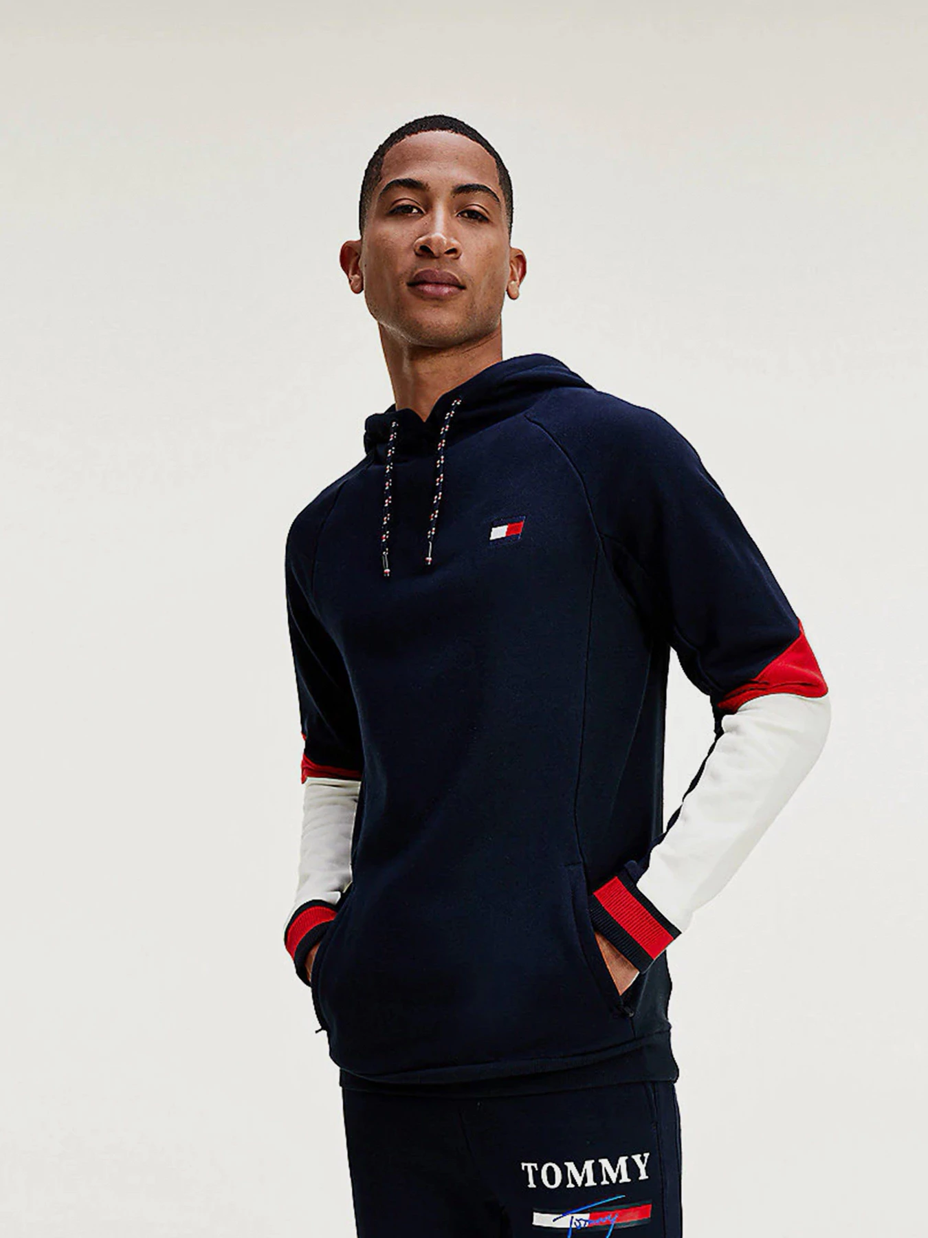 Худи и свитшоты Tommy Hilfiger BLOCKED FLEECE HOODIE модель S20S200548-DW5 Фото