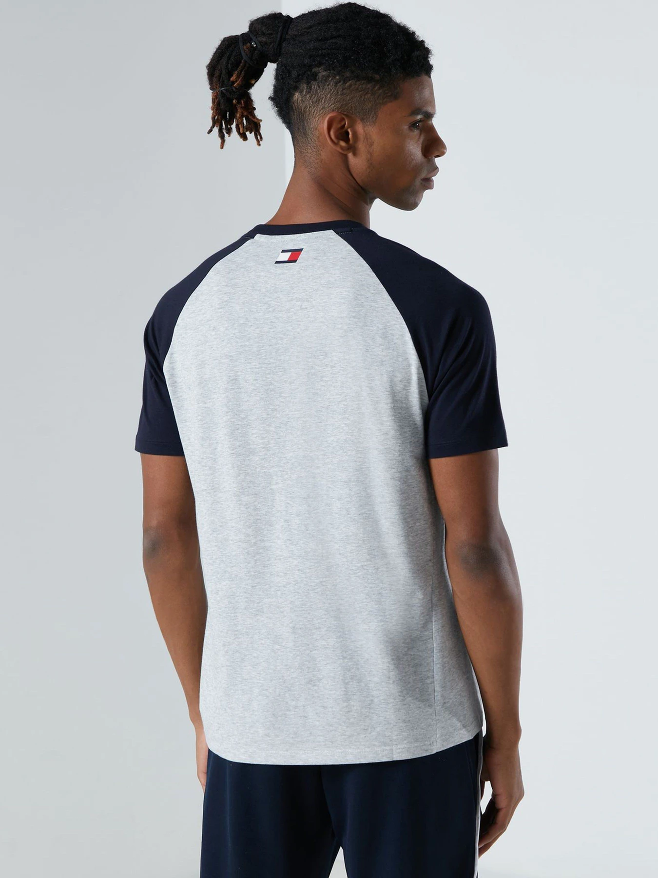 Футболки и поло Tommy Hilfiger модель S20S200551-P6S Футболки и поло Tommy Hilfiger модель S20S200551-P6S Фото
