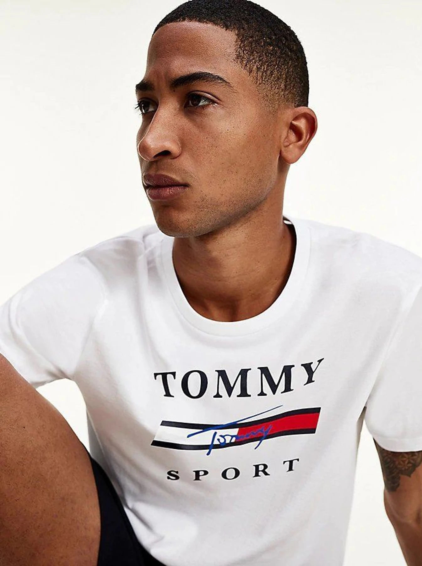 Футболки и поло Tommy Hilfiger модель S20S200586-YBR Футболки и поло Tommy Hilfiger модель S20S200586-YBR Фото