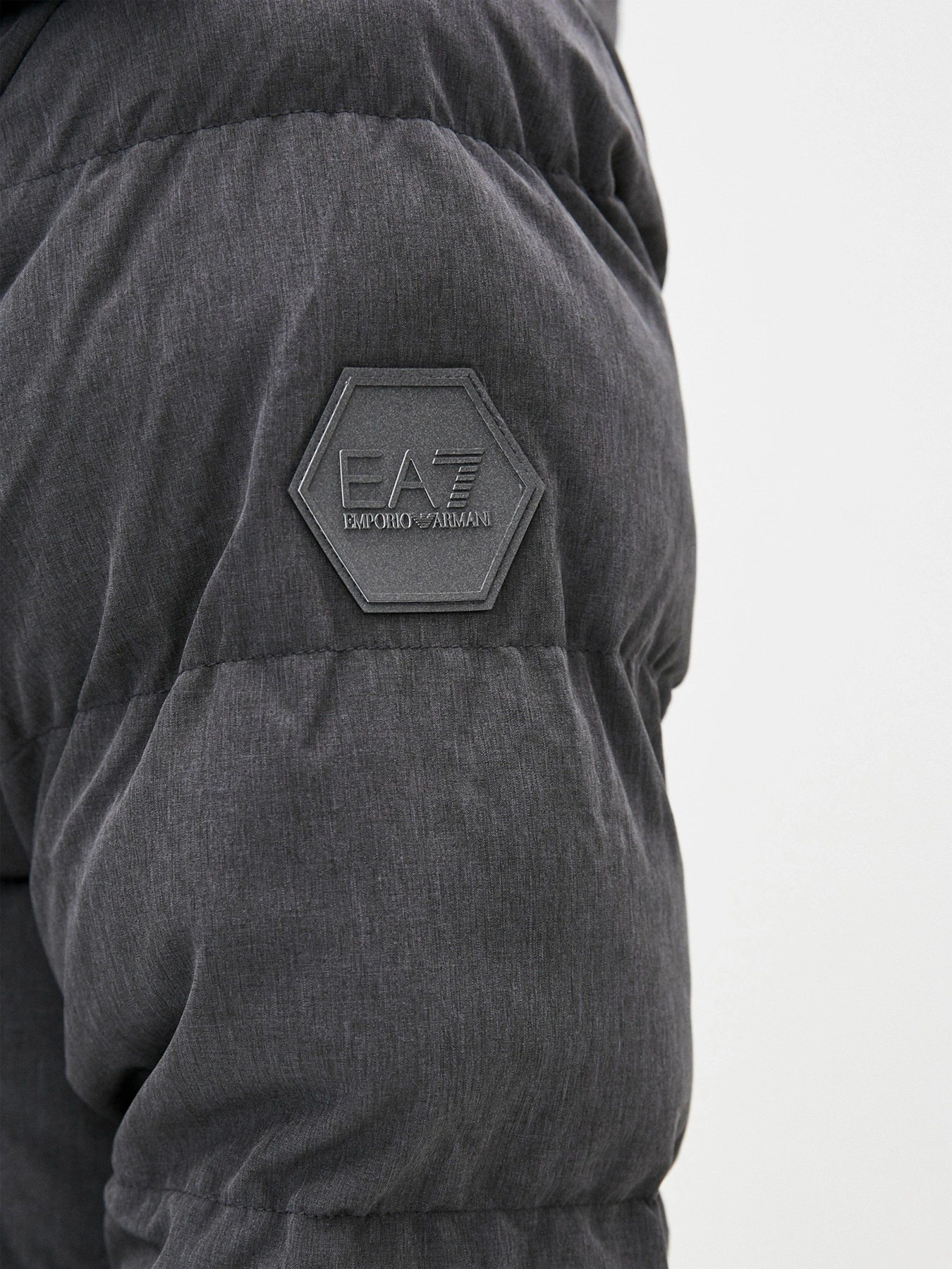 Куртки и дубленки EA7 модель 6HPB24-PN1BZ-3925 Куртки и дубленки EA7 модель 6HPB24-PN1BZ-3925 Фото