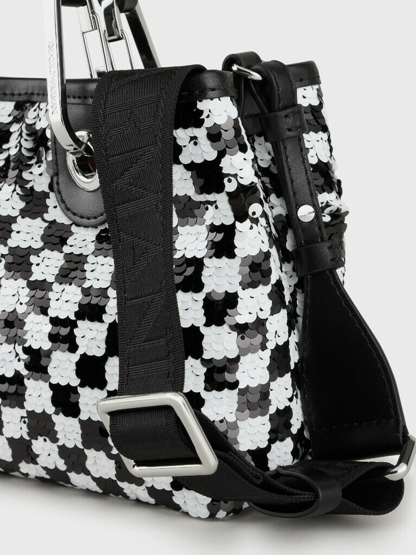 Сумки Emporio Armani модель Y3D176-YNR9E-84774 Сумки Emporio Armani модель Y3D176-YNR9E-84774 Фото