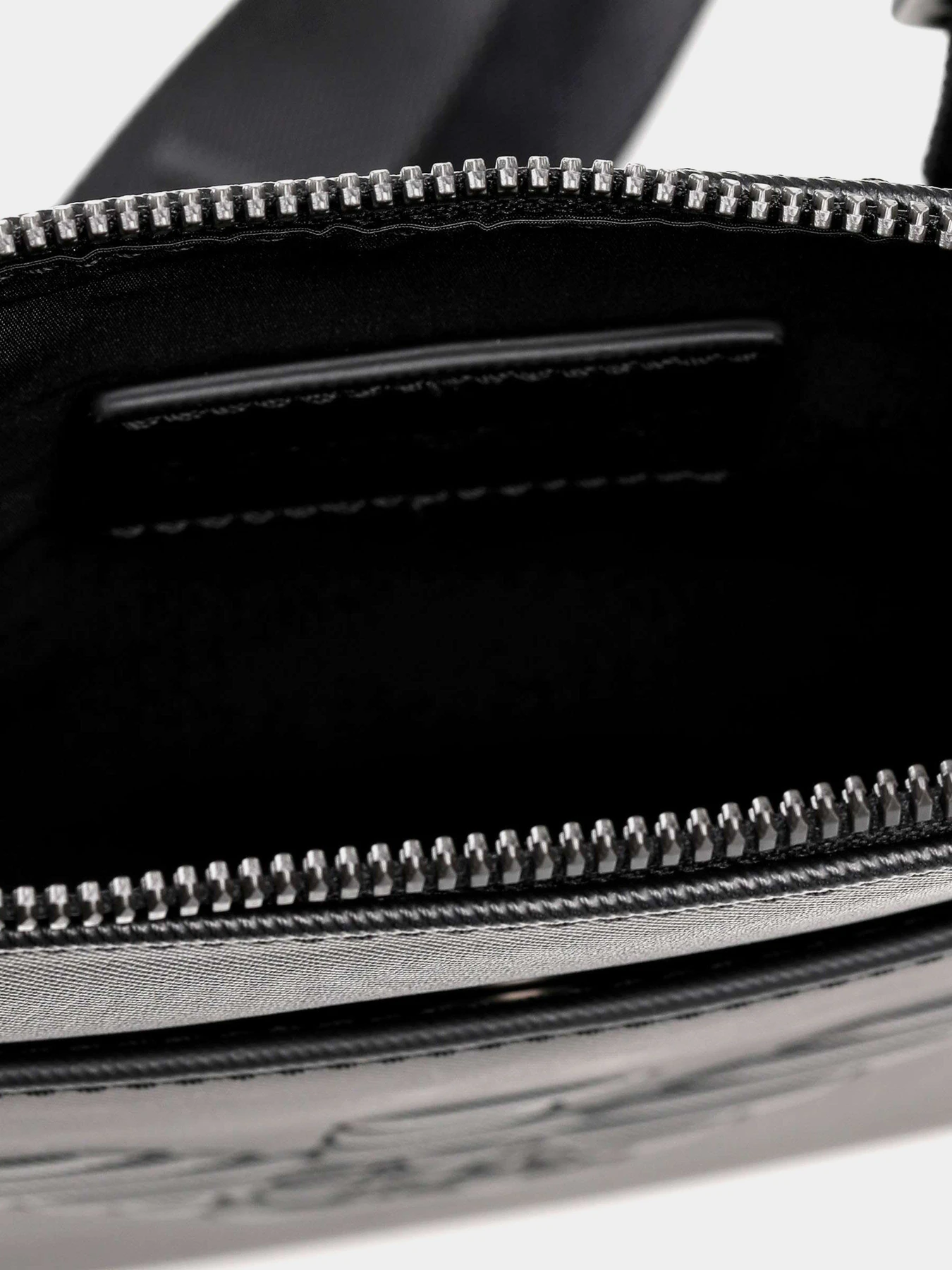 Сумки Emporio Armani модель Y4M177-YFE6J-81072 Фото