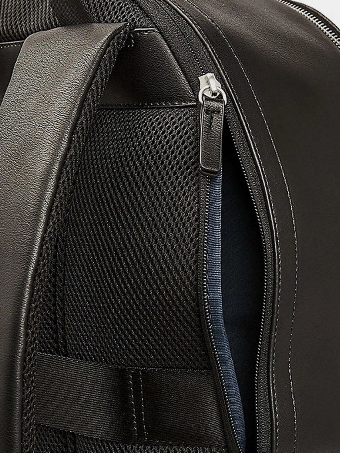 Рюкзаки Tommy Hilfiger Modern модель AM0AM06236-BDS Фото