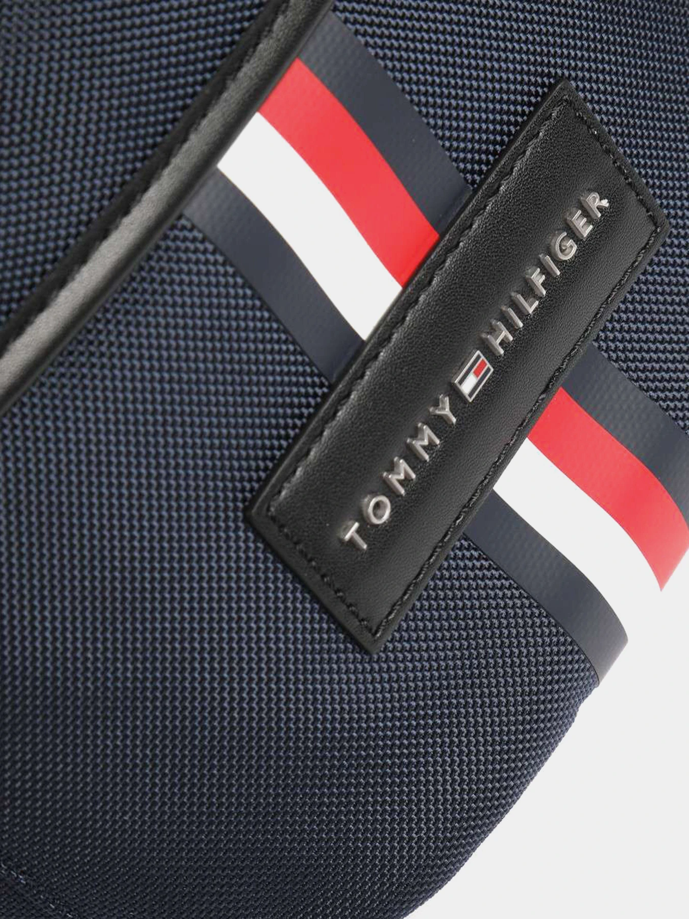 Сумки Tommy Hilfiger Uptown модель AM0AM06257-CJM Сумки Tommy Hilfiger Uptown модель AM0AM06257-CJM Фото