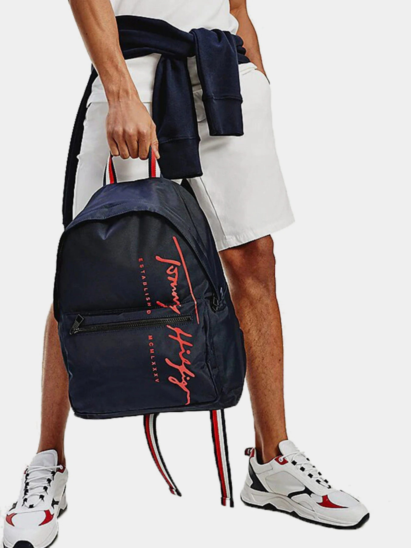 Рюкзаки Tommy Hilfiger модель AM0AM06394-CJM Рюкзаки Tommy Hilfiger модель AM0AM06394-CJM Фото