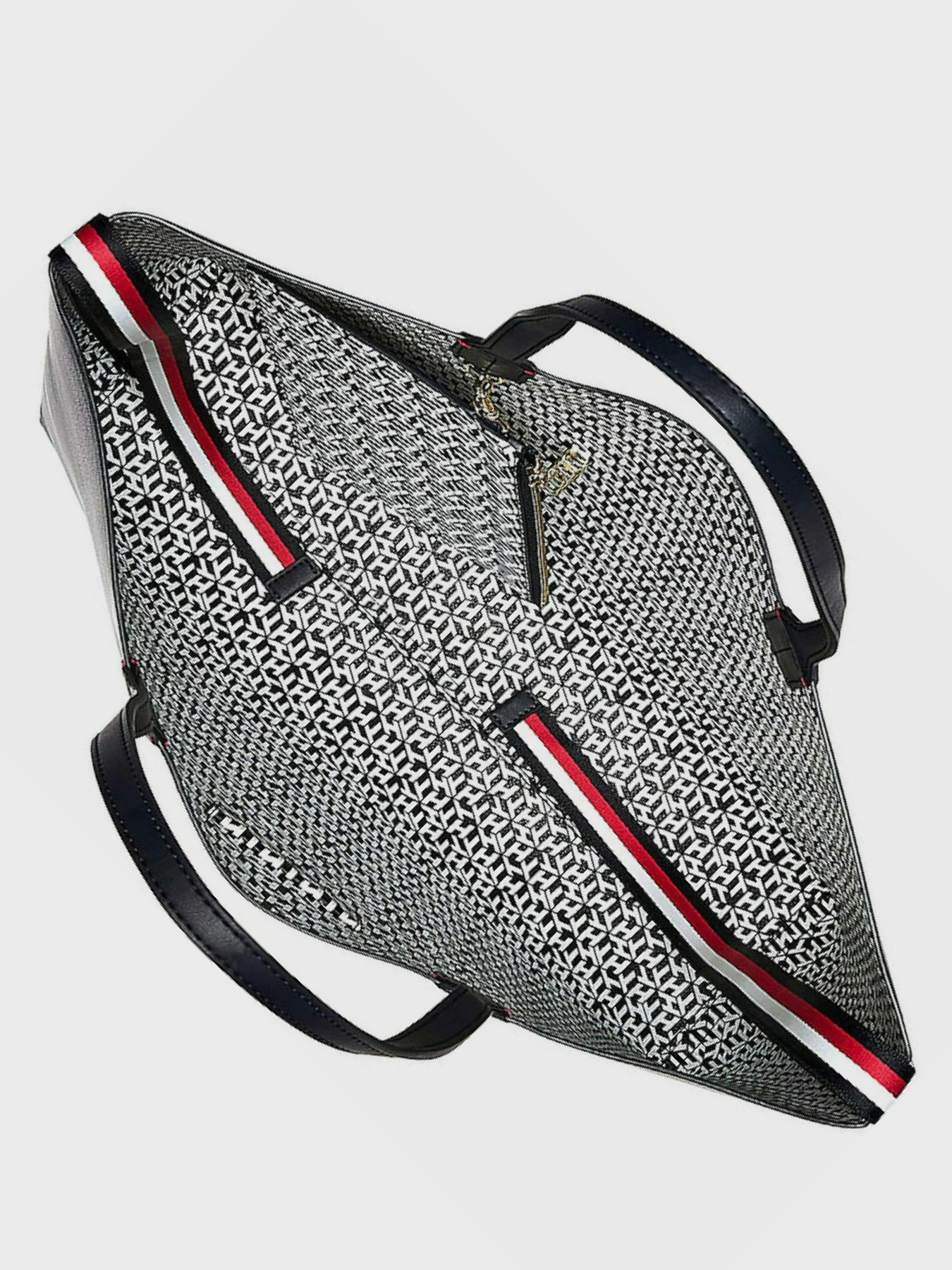 Сумки Tommy Hilfiger модель AW0AW08607-YAF Сумки Tommy Hilfiger модель AW0AW08607-YAF Фото