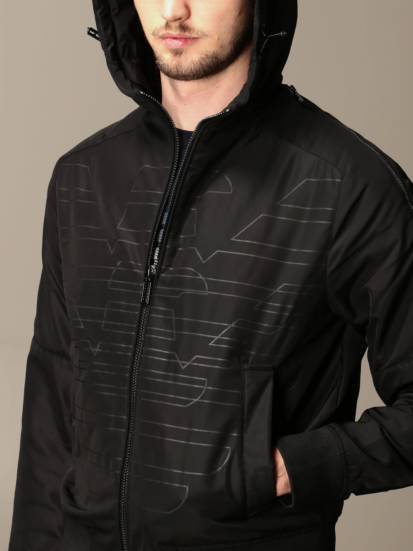 Куртки та дублянки Emporio Armani модель 6H1BD9-1NYAZ-0999 Куртки та дублянки Emporio Armani модель 6H1BD9-1NYAZ-0999 Фото