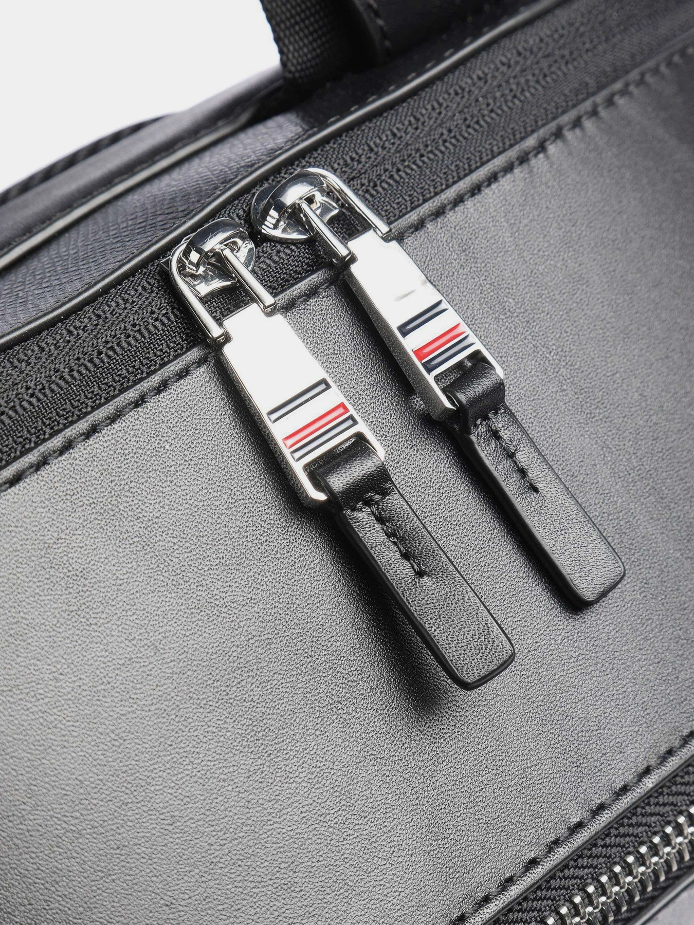 Рюкзаки Tommy Hilfiger Business модель AM0AM06460-BDS Рюкзаки Tommy Hilfiger Business модель AM0AM06460-BDS Фото