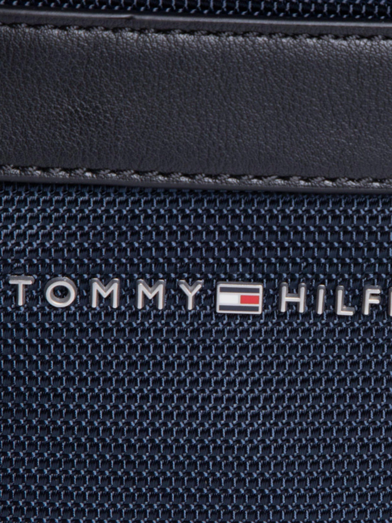 Сумки Tommy Hilfiger модель AM0AM06472-DW5 Сумки Tommy Hilfiger модель AM0AM06472-DW5 Фото