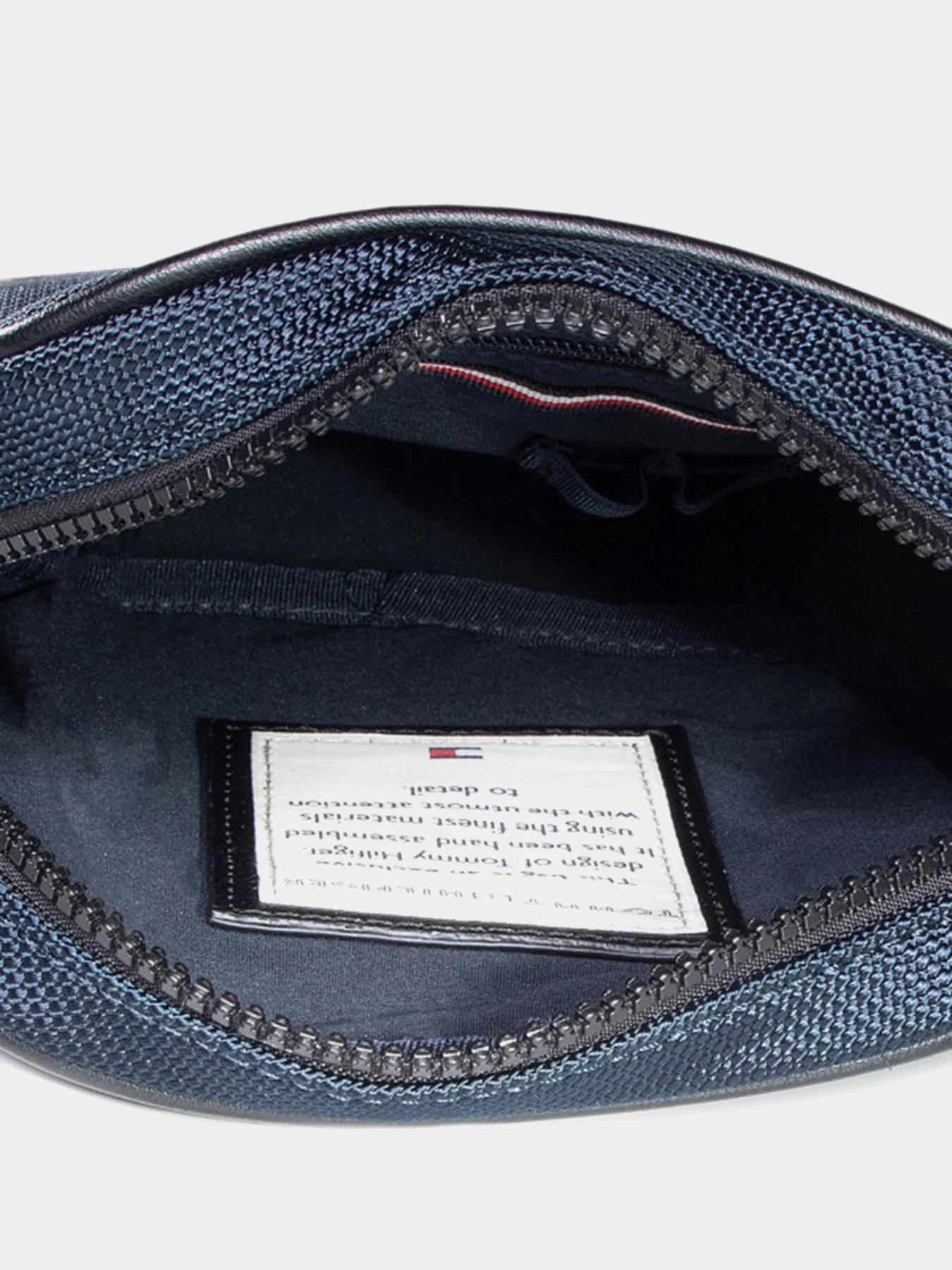 Сумки Tommy Hilfiger модель AM0AM06472-DW5 Сумки Tommy Hilfiger модель AM0AM06472-DW5 Фото