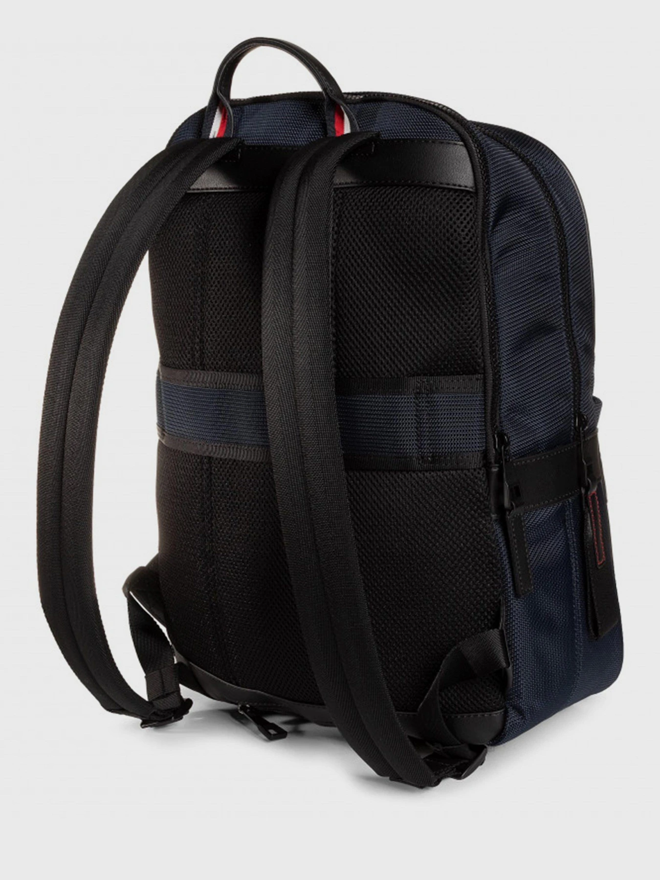 Рюкзаки Tommy Hilfiger модель AM0AM06470-DW5 Рюкзаки Tommy Hilfiger модель AM0AM06470-DW5 Фото