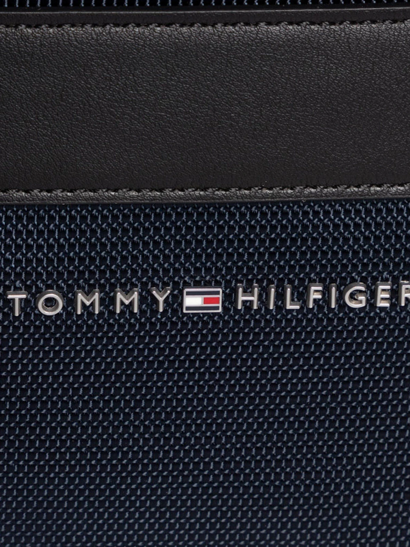 Рюкзаки Tommy Hilfiger модель AM0AM06470-DW5 Рюкзаки Tommy Hilfiger модель AM0AM06470-DW5 Фото