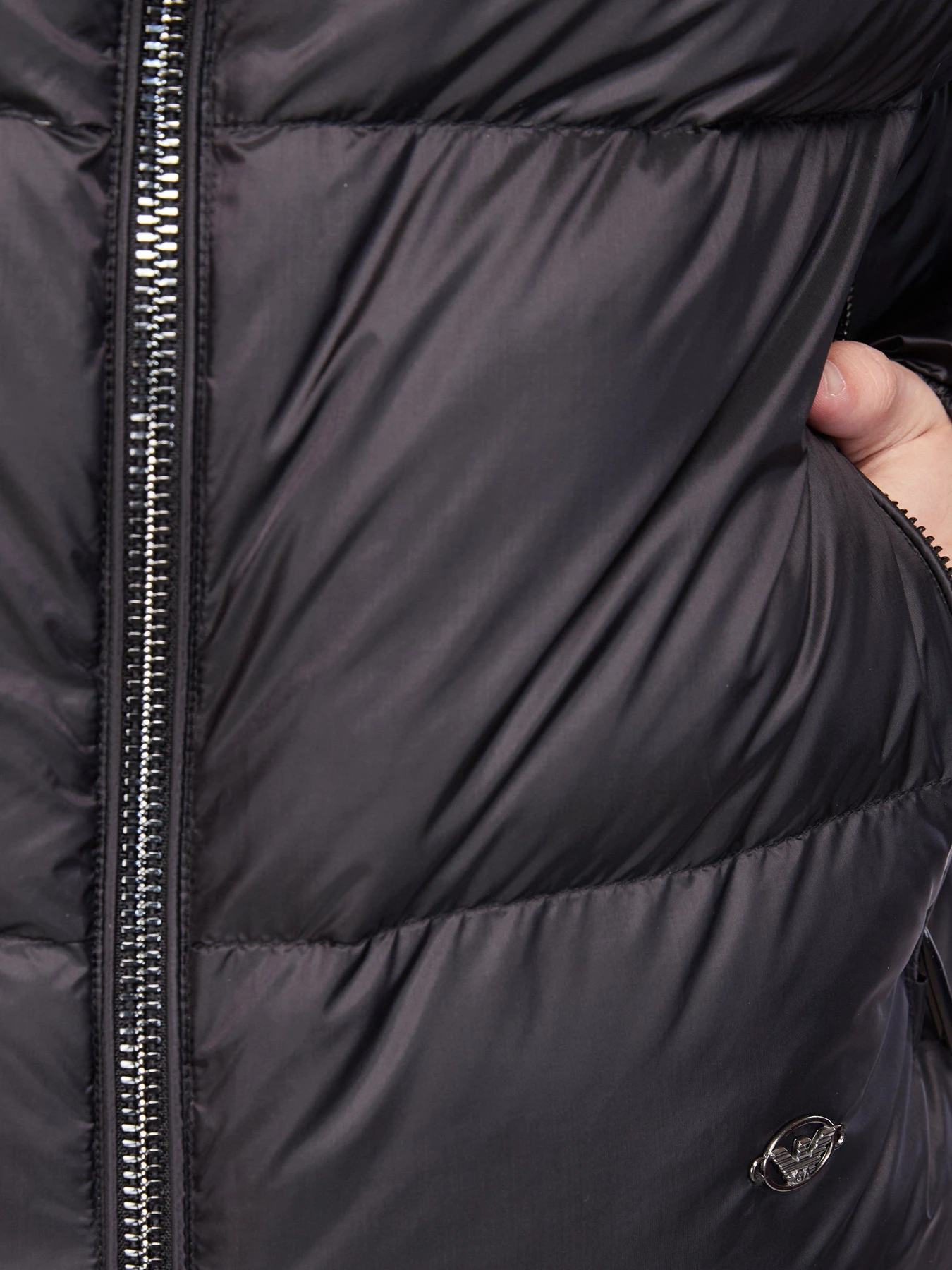 Куртки и дубленки Emporio Armani модель 6H1BQ1-1NLUZ-0999 Куртки и дубленки Emporio Armani модель 6H1BQ1-1NLUZ-0999 Фото