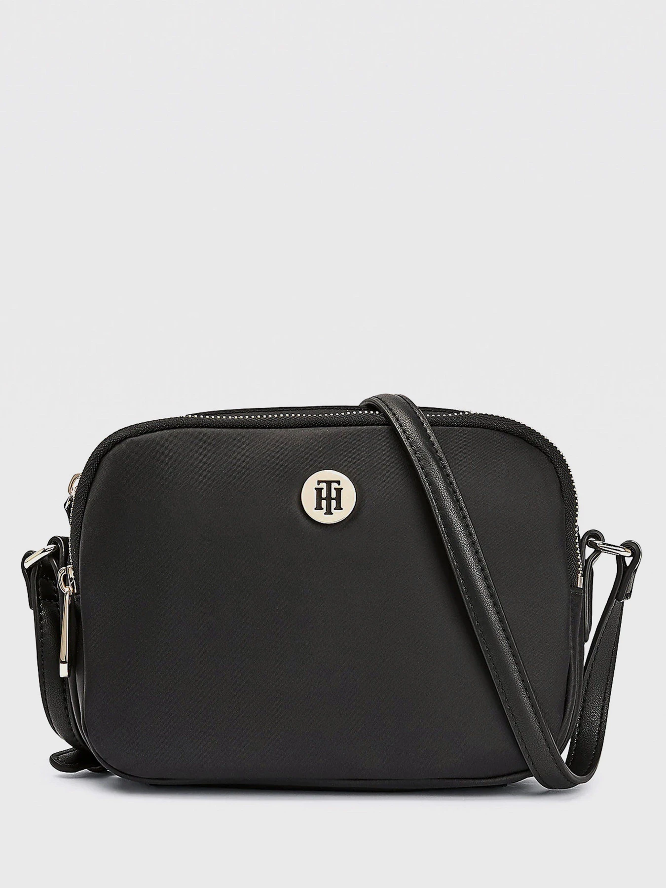 Сумки Tommy Hilfiger модель AW0AW08826-0GJ Сумки Tommy Hilfiger модель AW0AW08826-0GJ Фото