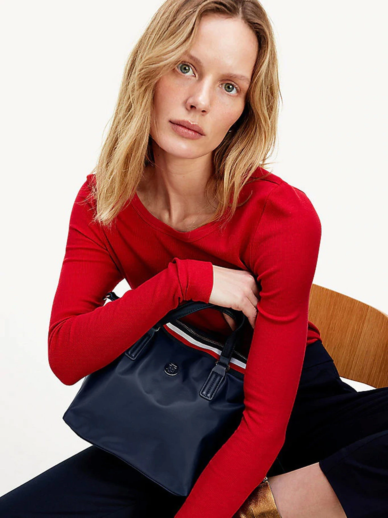 Сумки Tommy Hilfiger модель AW0AW08829-CJM Фото