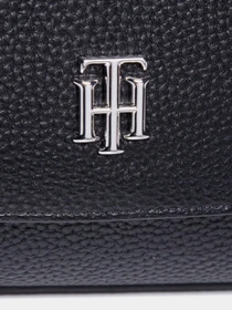 Сумки Tommy Hilfiger ESSENCE модель AW0AW09034-0GJ Фото