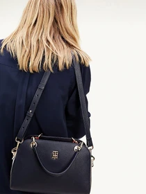 Сумки Tommy Hilfiger ESSENCE модель AW0AW08846-CJM Фото