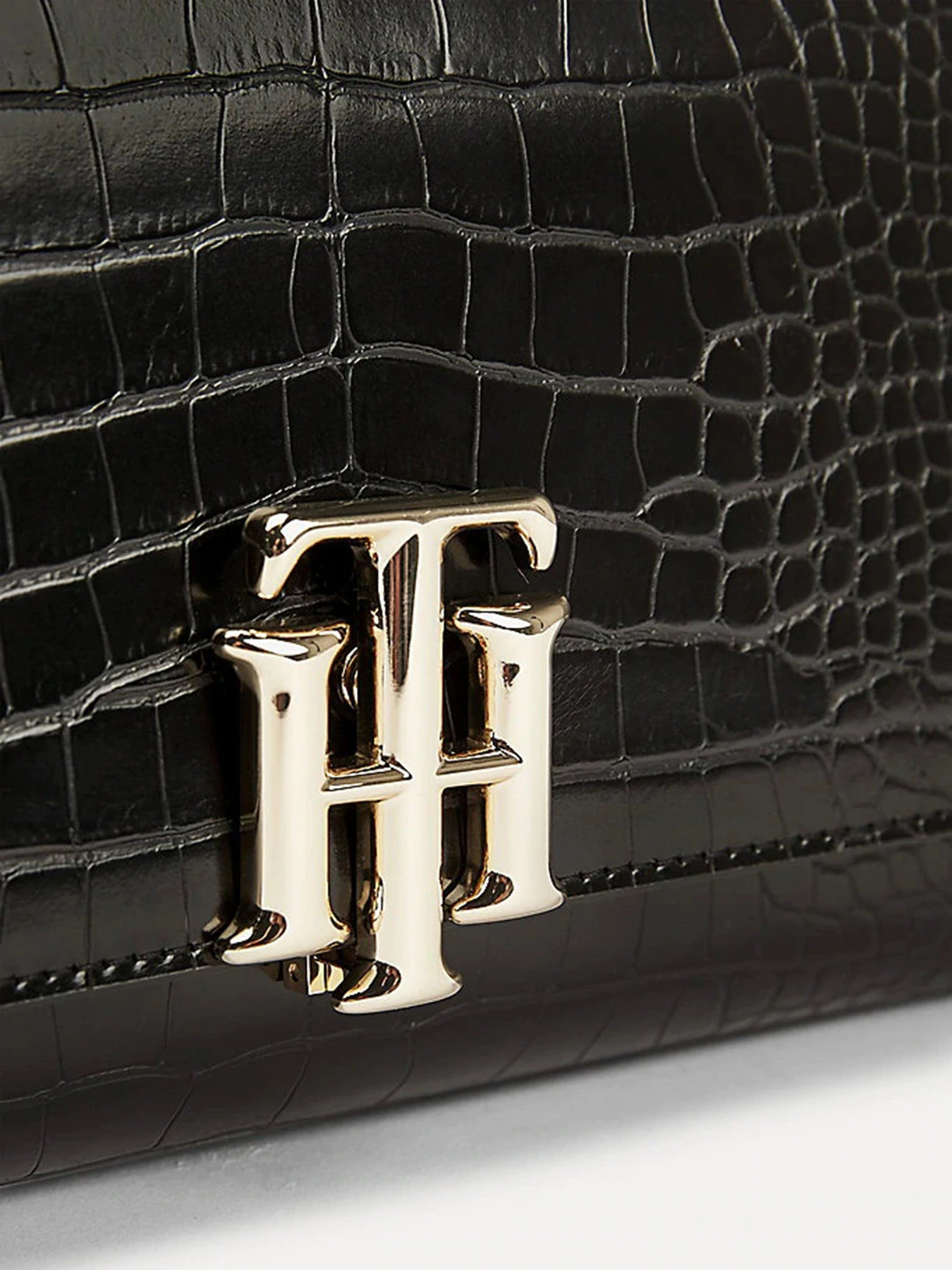Сумки Tommy Hilfiger модель AW0AW08865-0GJ Сумки Tommy Hilfiger модель AW0AW08865-0GJ Фото