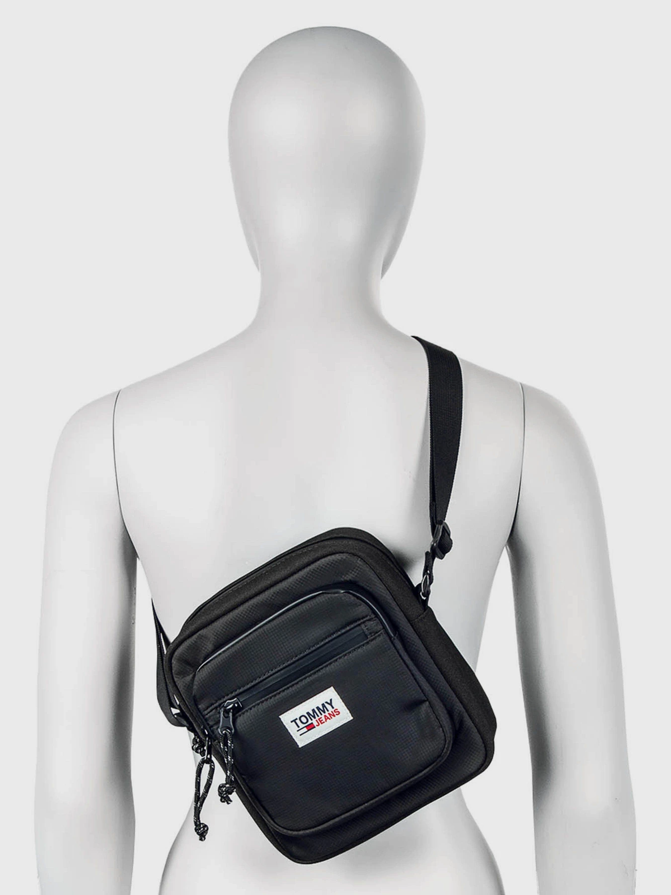 Сумки Tommy Hilfiger модель AM0AM06448-BDS Сумки Tommy Hilfiger модель AM0AM06448-BDS Фото