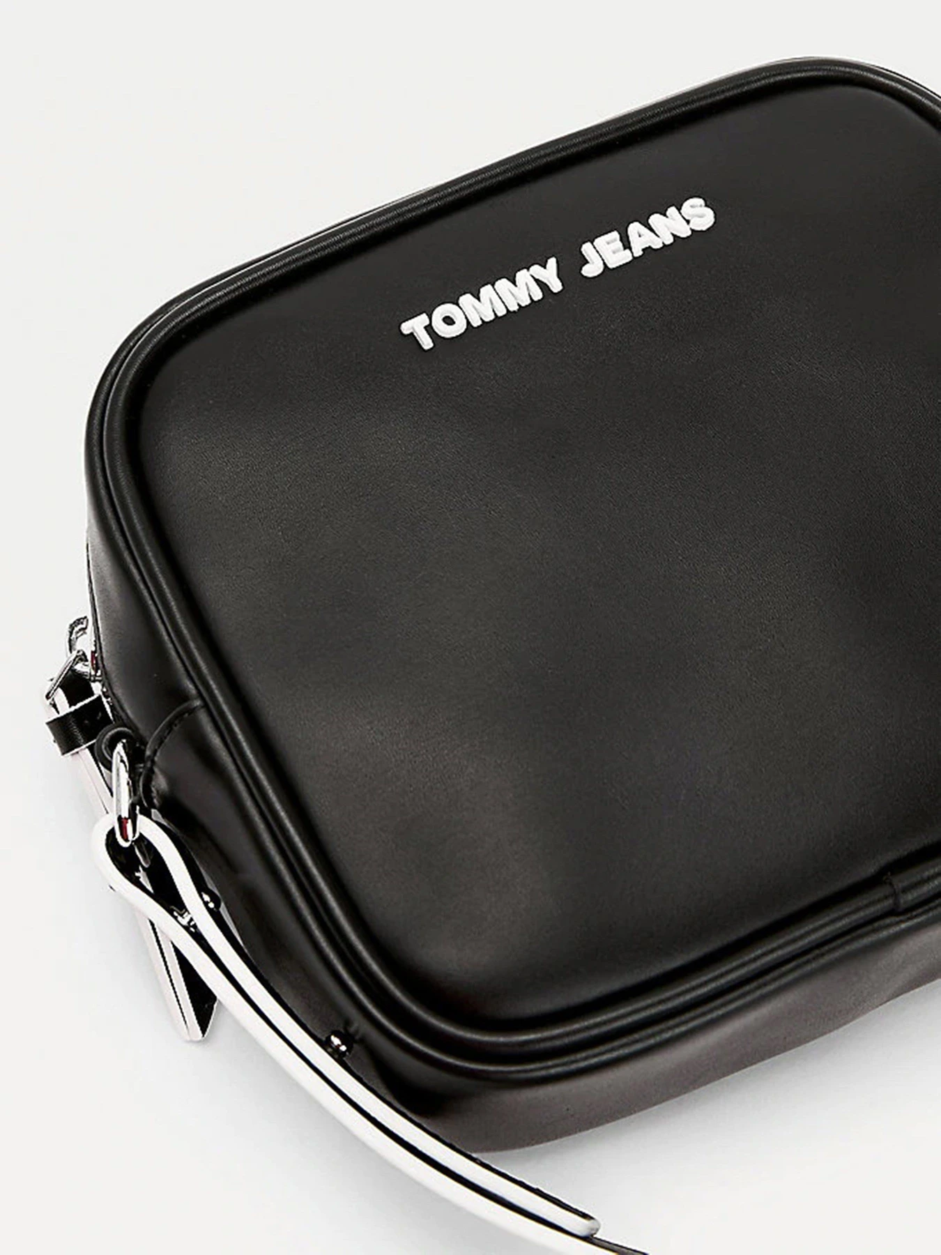 Сумки Tommy Hilfiger модель AW0AW08959-BDS Сумки Tommy Hilfiger модель AW0AW08959-BDS Фото