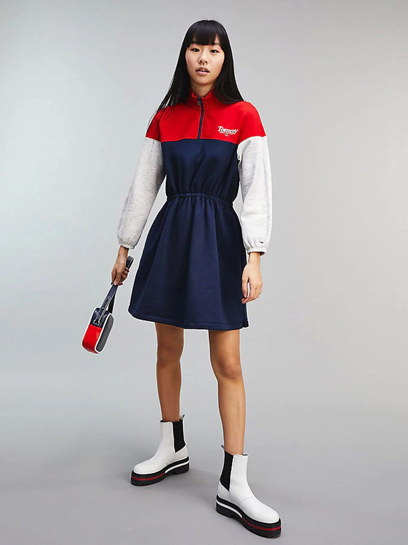 Сумки Tommy Hilfiger модель AW0AW08959-0GY Сумки Tommy Hilfiger модель AW0AW08959-0GY Фото