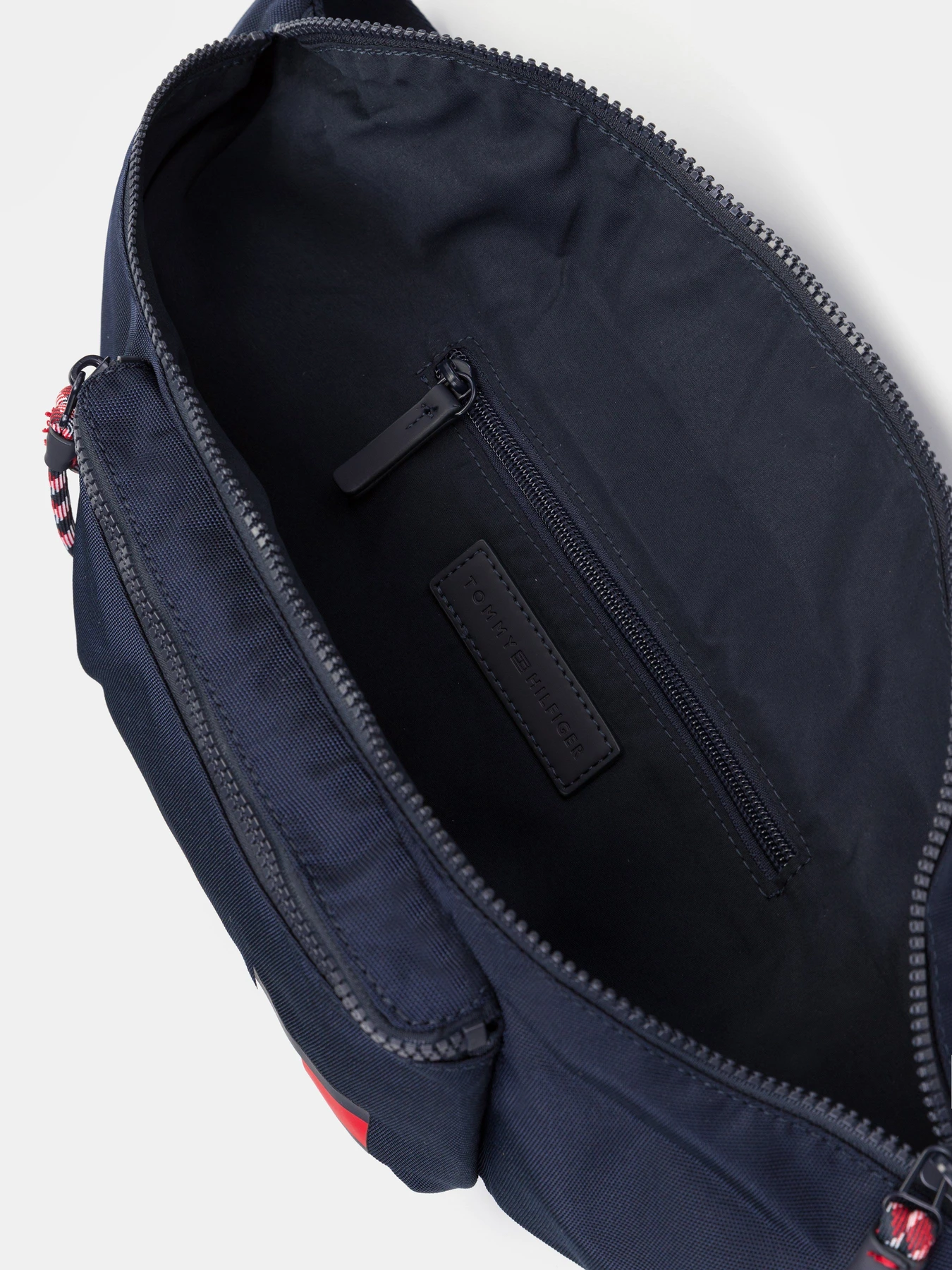 Сумки Tommy Hilfiger New Gen модель AM0AM06492-DW5 Сумки Tommy Hilfiger New Gen модель AM0AM06492-DW5 Фото