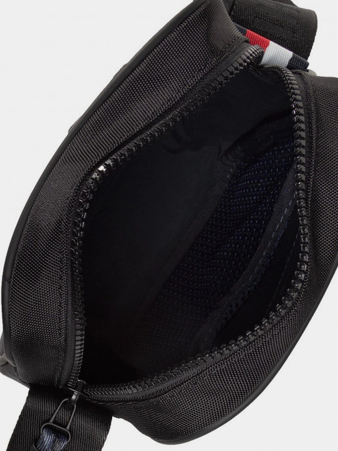 Сумки Tommy Hilfiger модель AM0AM06494-BDS Фото