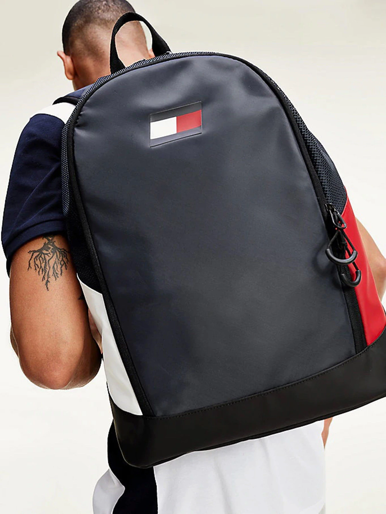 Рюкзаки Tommy Hilfiger модель AU0AU01053-0GY Фото
