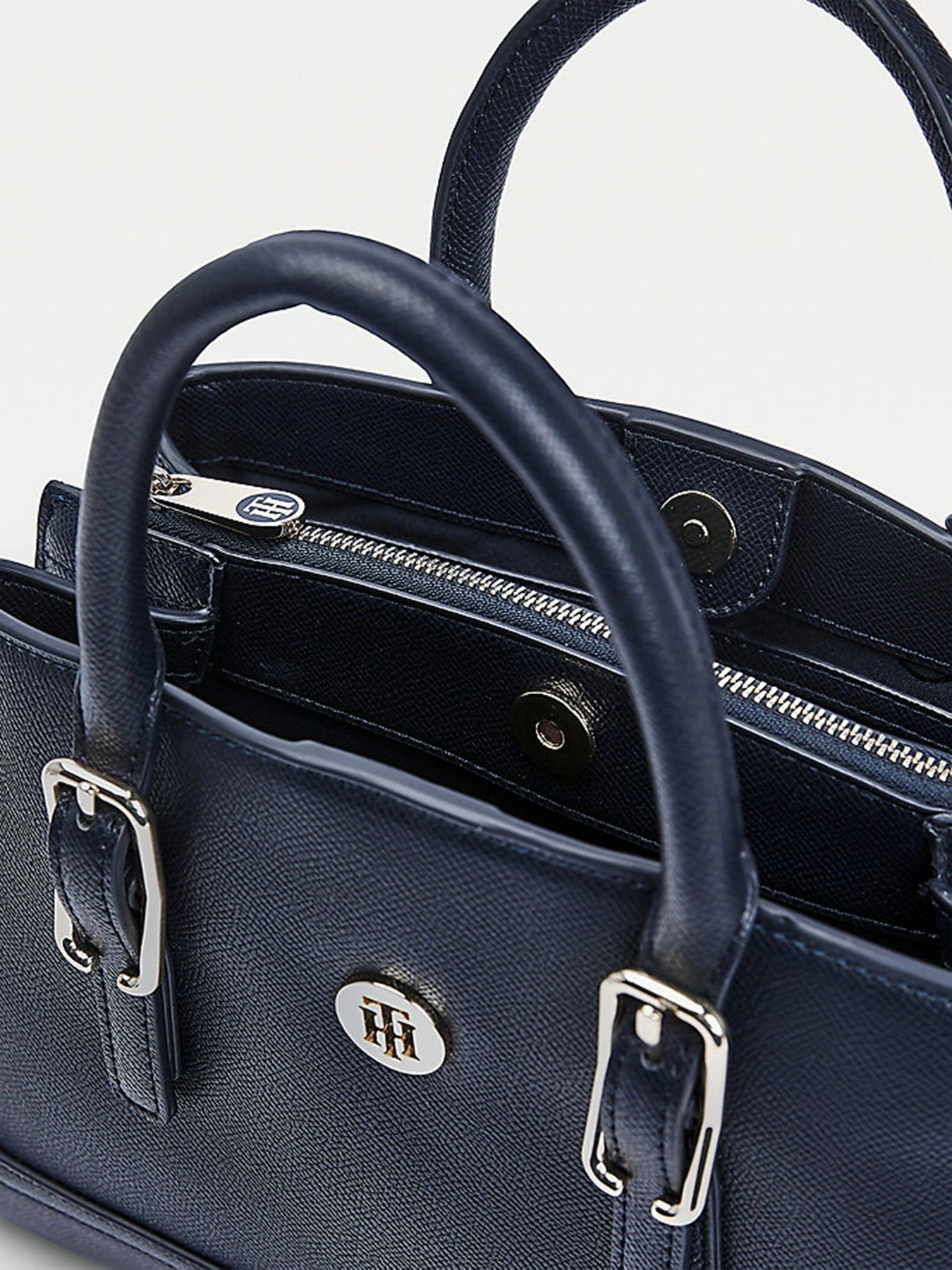 Сумки Tommy Hilfiger модель AW0AW08802-CJM Фото