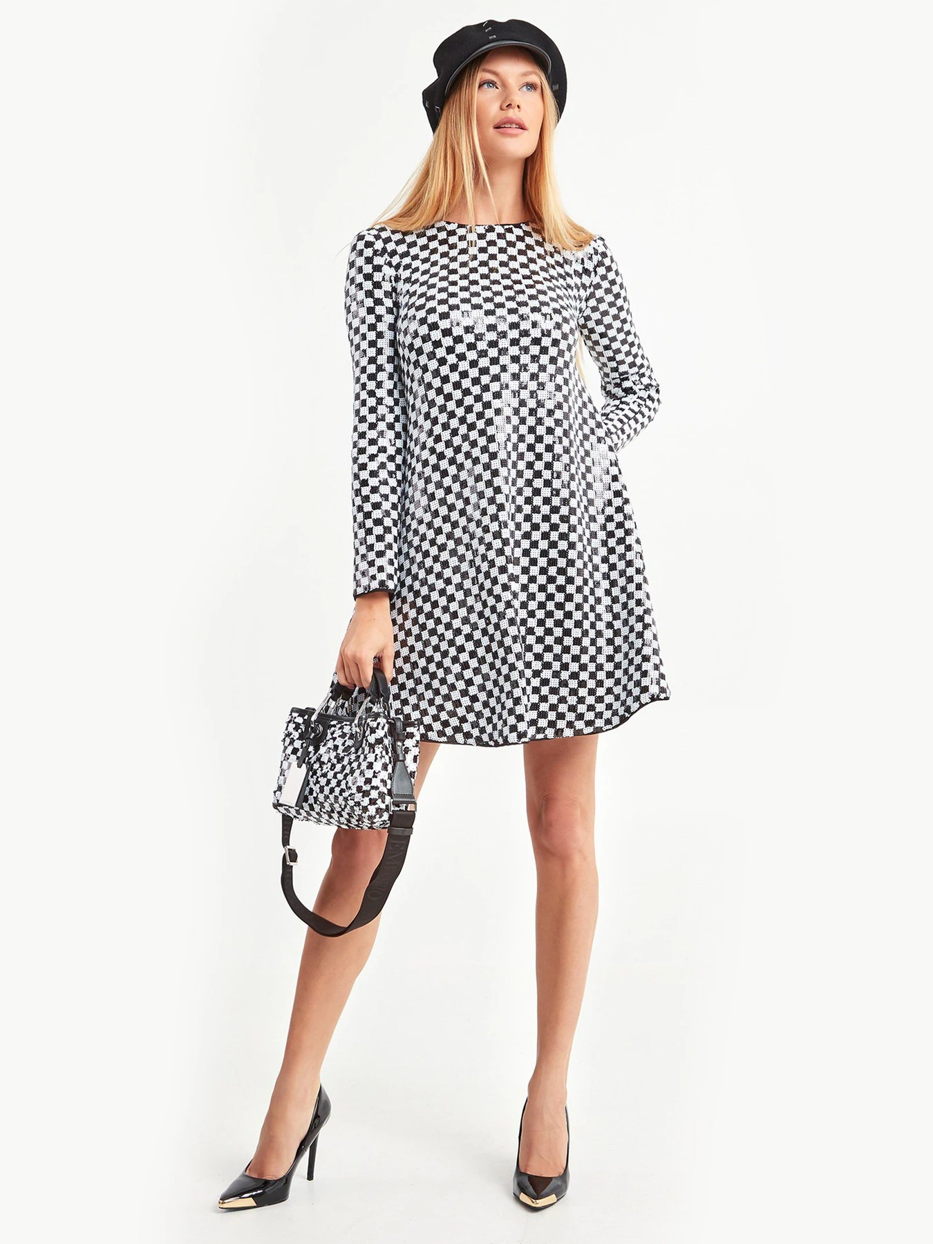 Платья Emporio Armani модель 6H2A6E-2JXPZ-F002 Платья Emporio Armani модель 6H2A6E-2JXPZ-F002 Фото