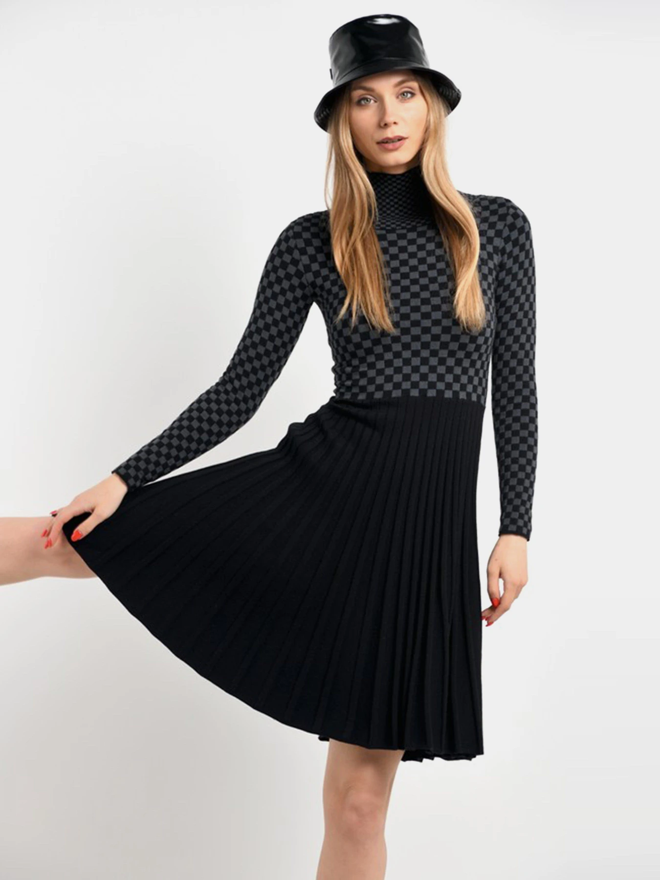 Платья Emporio Armani модель 6H2AW2-2M15Z-0999 Фото