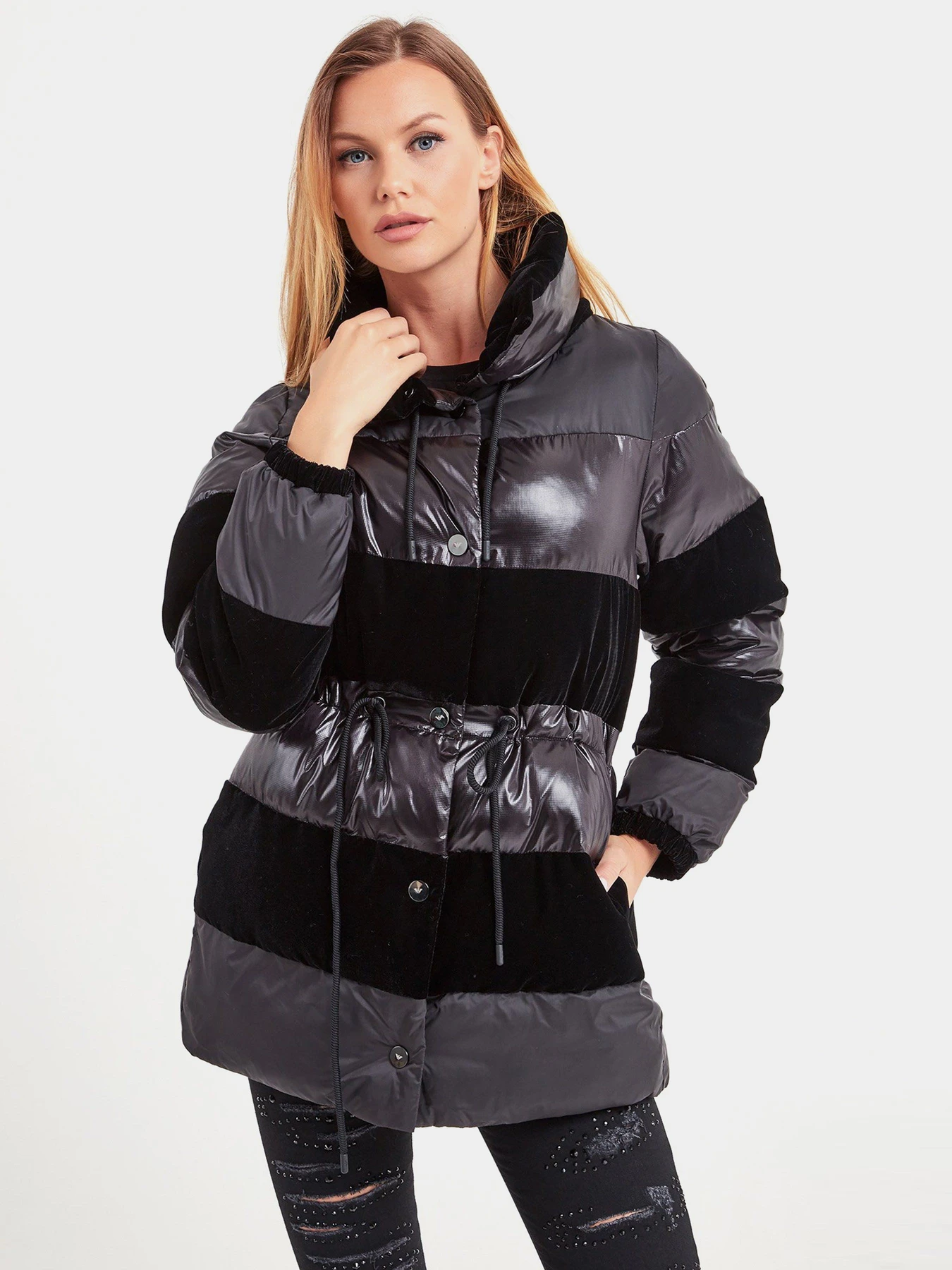 Куртки и дубленки Emporio Armani модель 6H2B80-2NMCZ-0999 Куртки и дубленки Emporio Armani модель 6H2B80-2NMCZ-0999 Фото